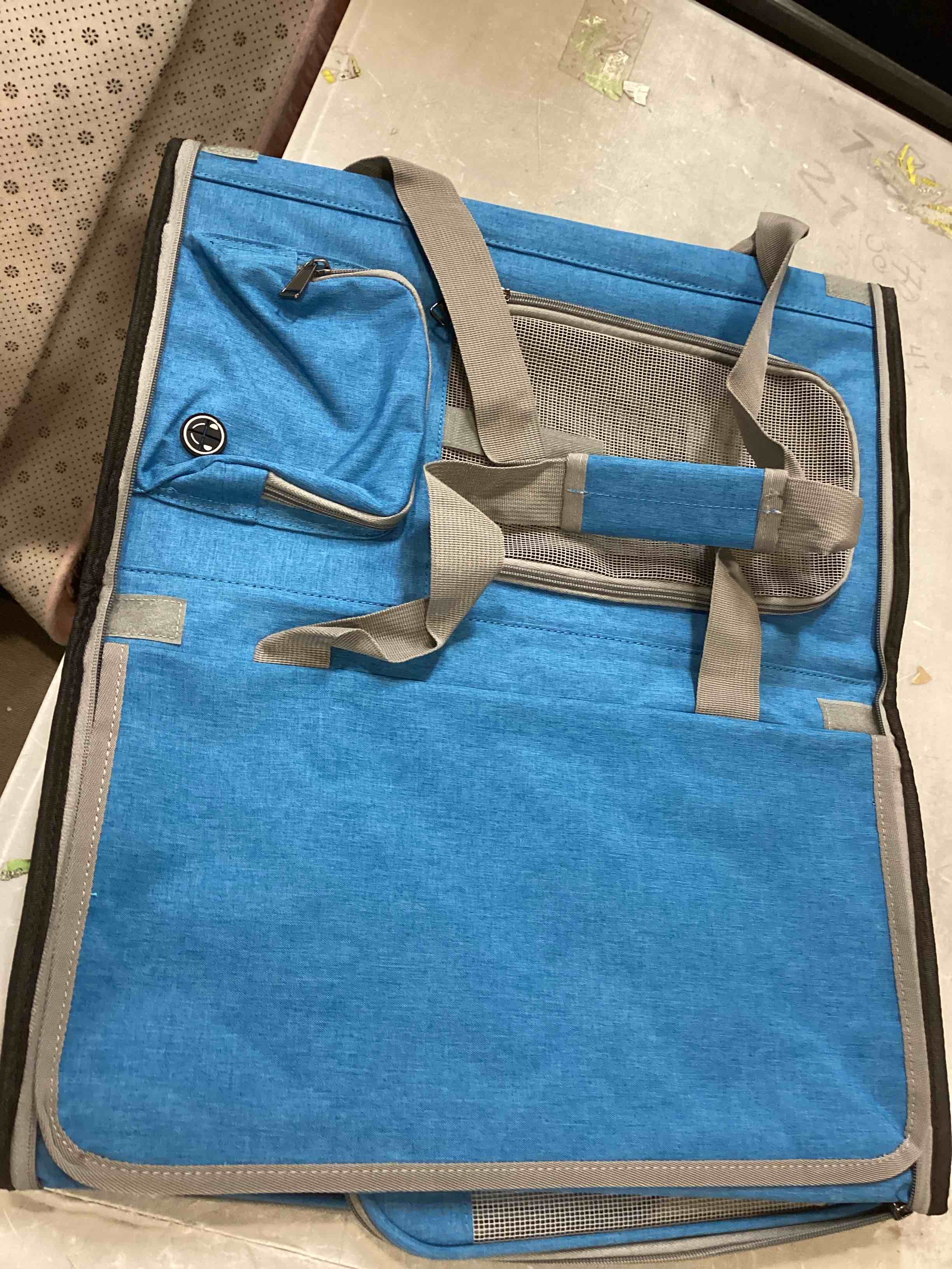 https://s3.amazonaws.com/lotting-images-prod/bidfta/BLU6286572_1714052187403.jpeg