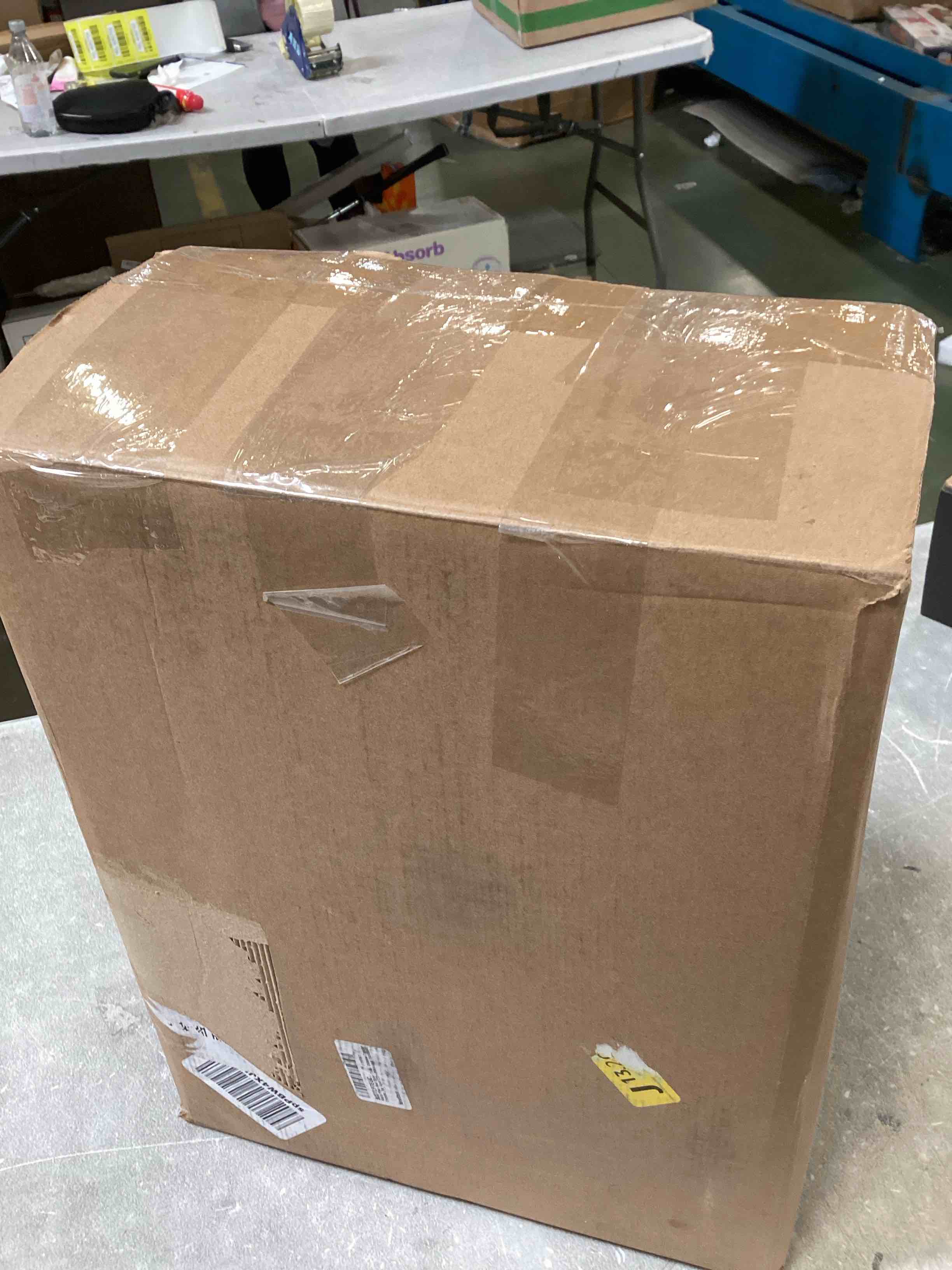 https://s3.amazonaws.com/lotting-images-prod/bidfta/BLU6286884_1714147675031.jpeg