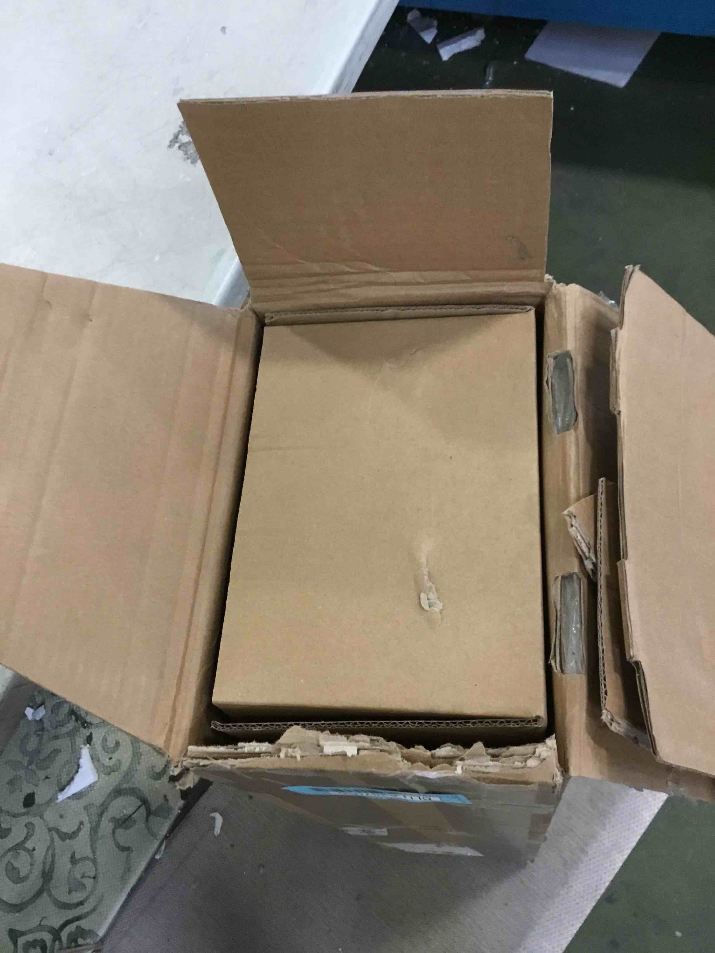 https://s3.amazonaws.com/lotting-images-prod/bidfta/BLU6287050_1713471842207.jpeg