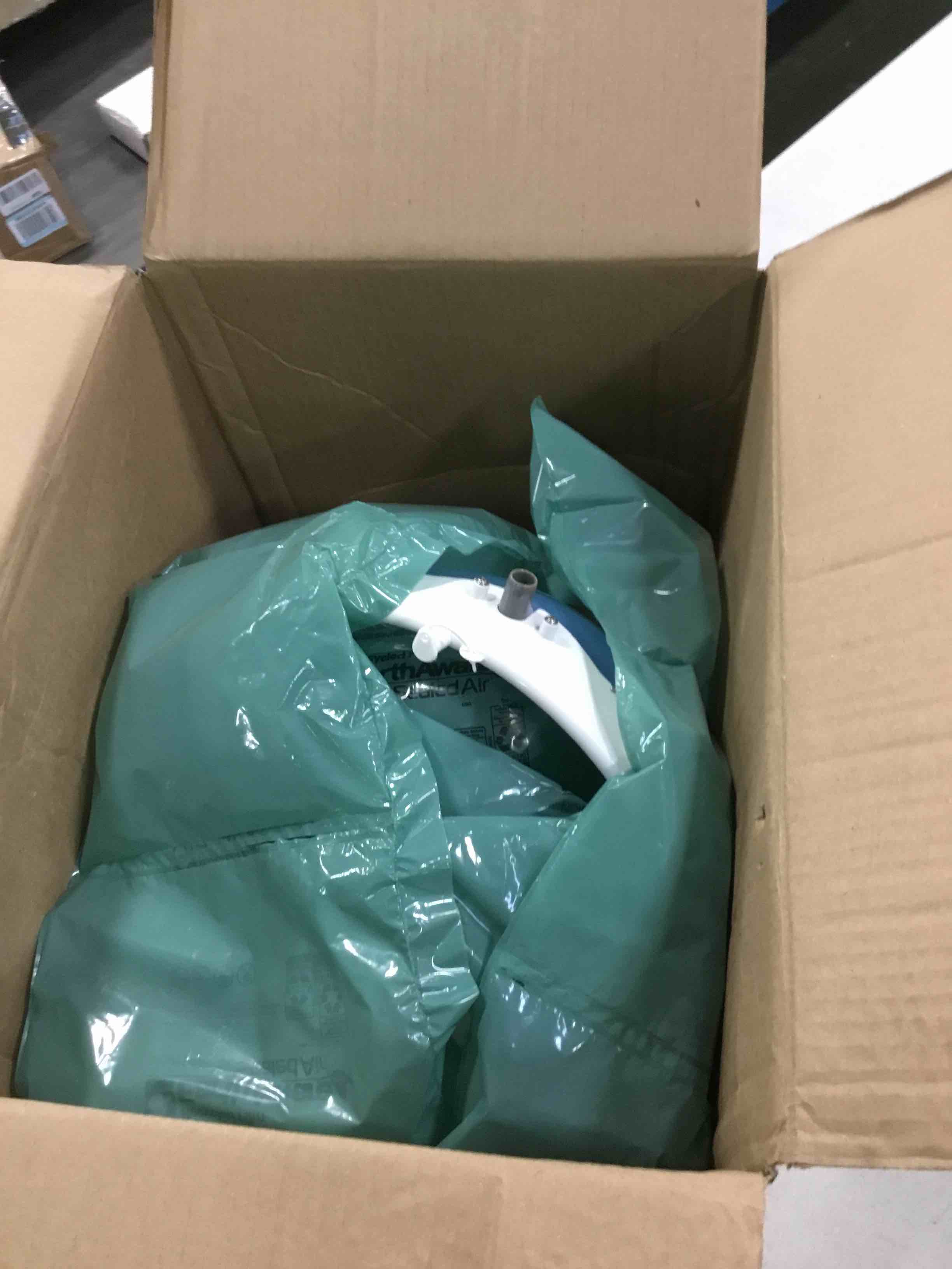 https://s3.amazonaws.com/lotting-images-prod/bidfta/BLU6287136_1713534167729.jpeg