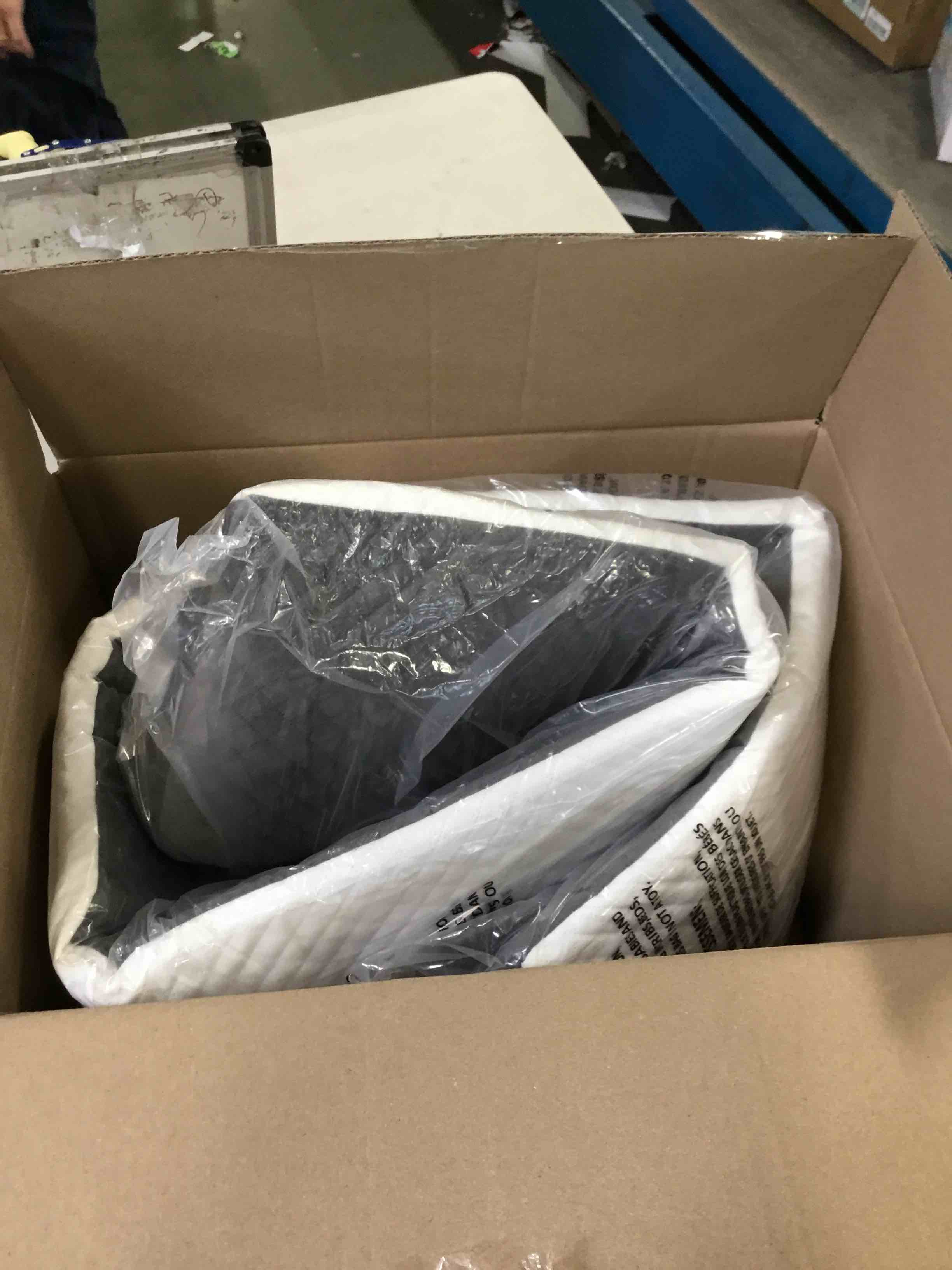 https://s3.amazonaws.com/lotting-images-prod/bidfta/BLU6287401_1713796780928.jpeg
