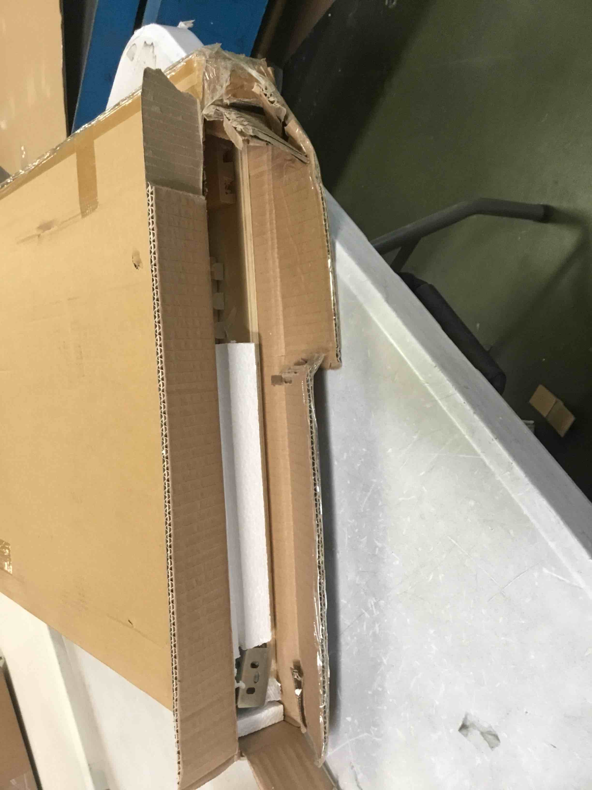 https://s3.amazonaws.com/lotting-images-prod/bidfta/BLU6287427_1713799640677.jpeg