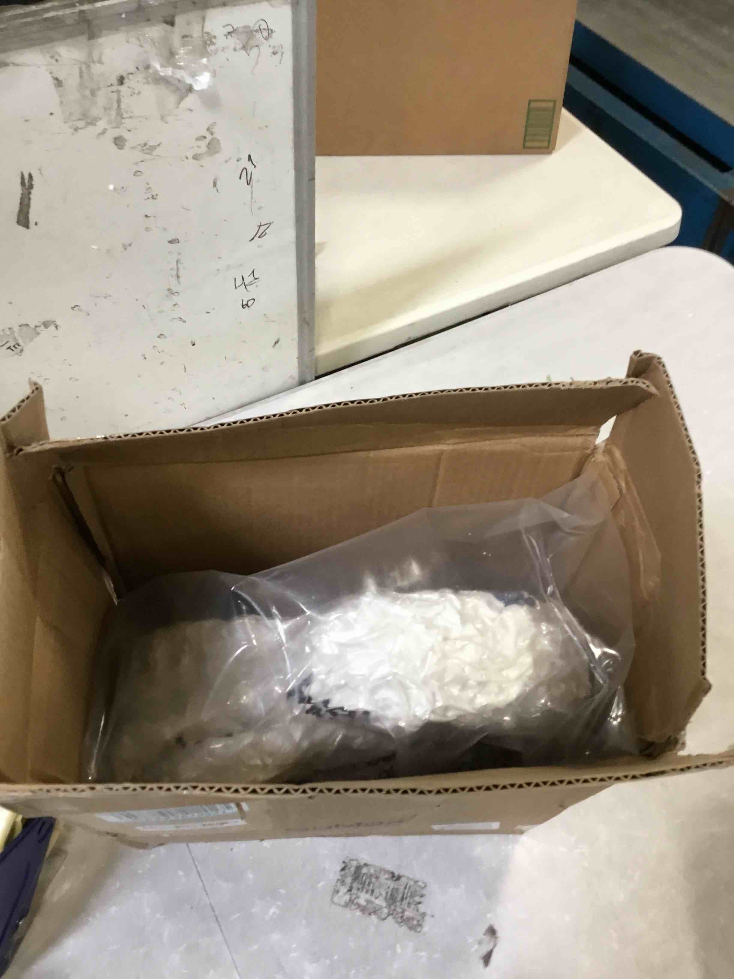 https://s3.amazonaws.com/lotting-images-prod/bidfta/BLU6287470_1713807556380.jpeg