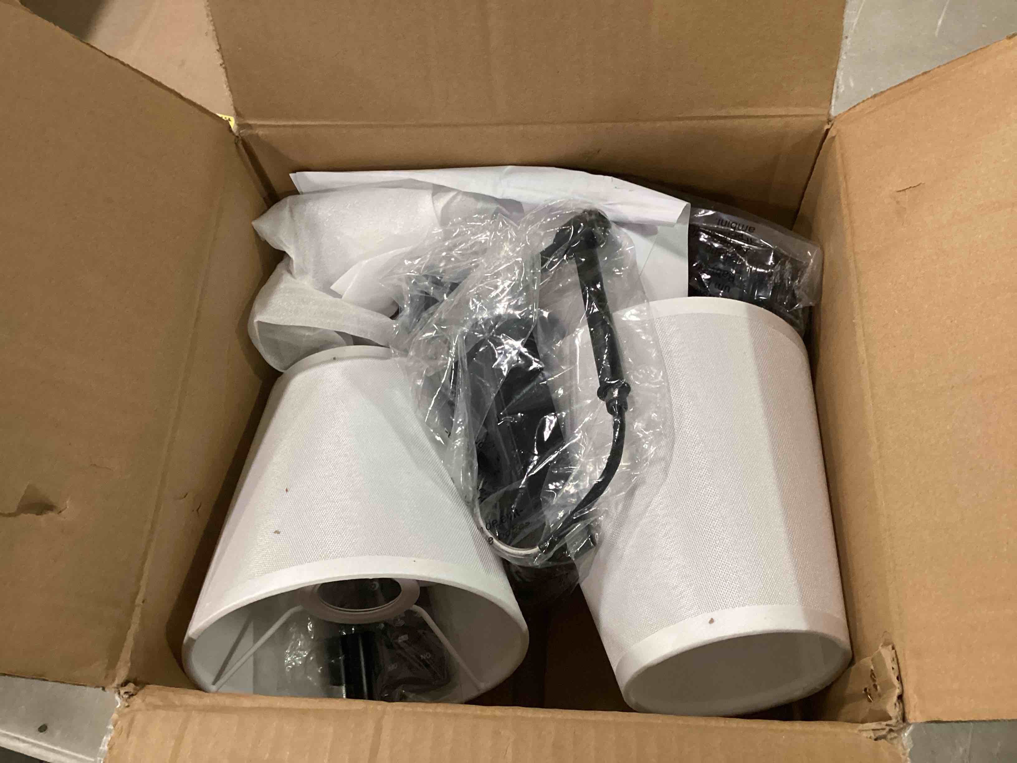 https://s3.amazonaws.com/lotting-images-prod/bidfta/BLU6289350_1714071325969.jpeg