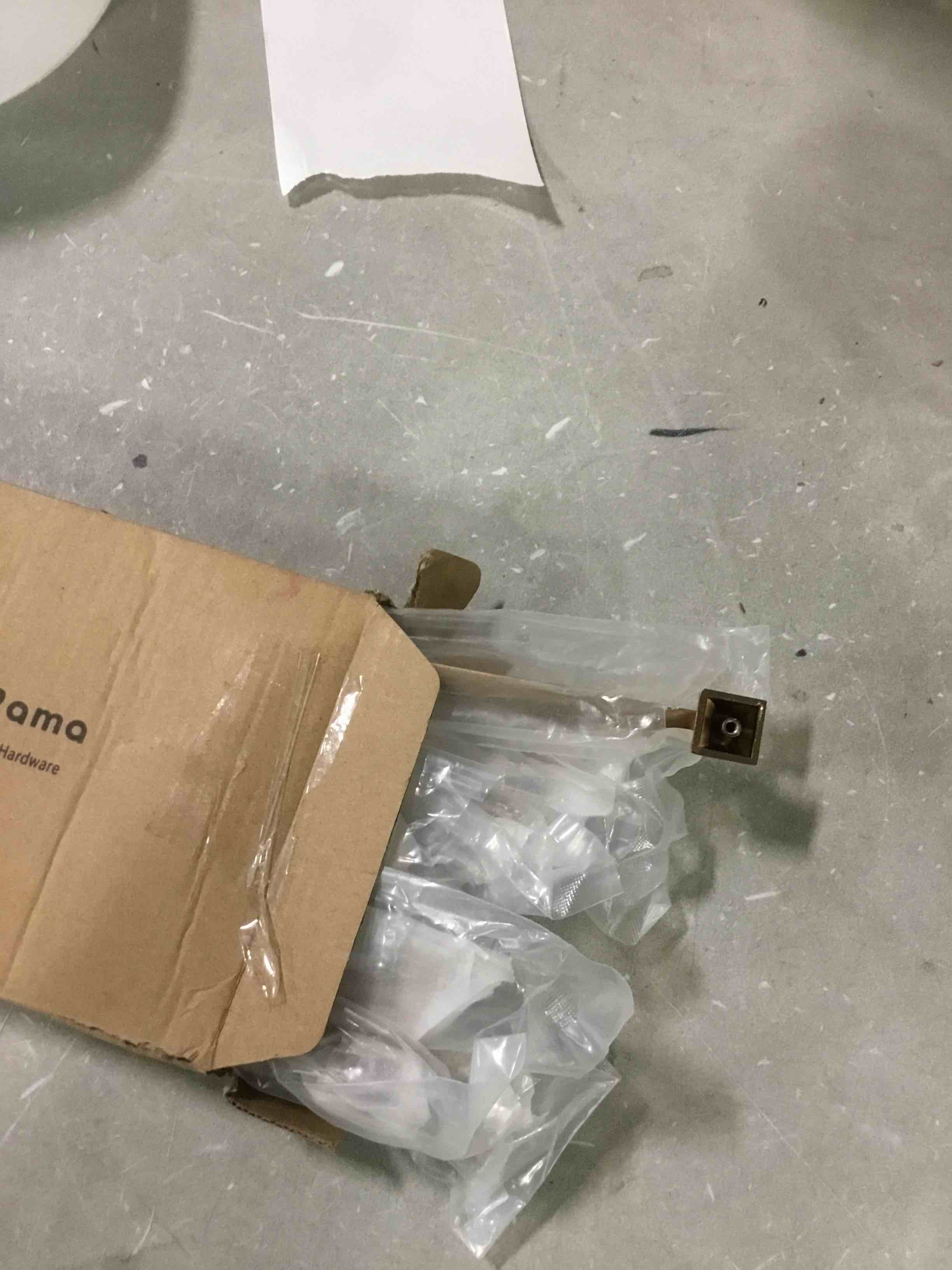 https://s3.amazonaws.com/lotting-images-prod/bidfta/BLU6289609_1714404088820.jpeg