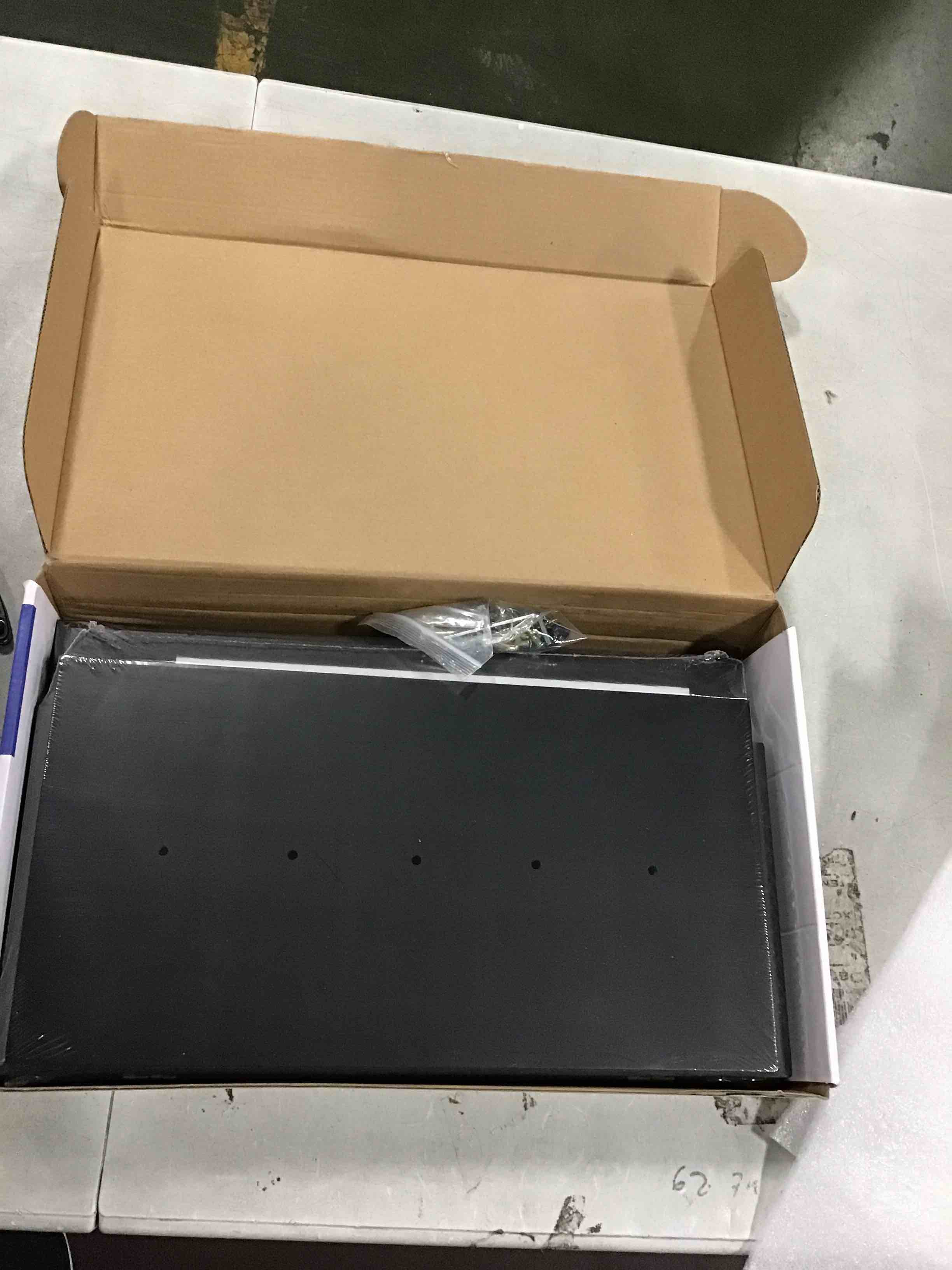 https://s3.amazonaws.com/lotting-images-prod/bidfta/BLU6290177_1713356345490.jpeg