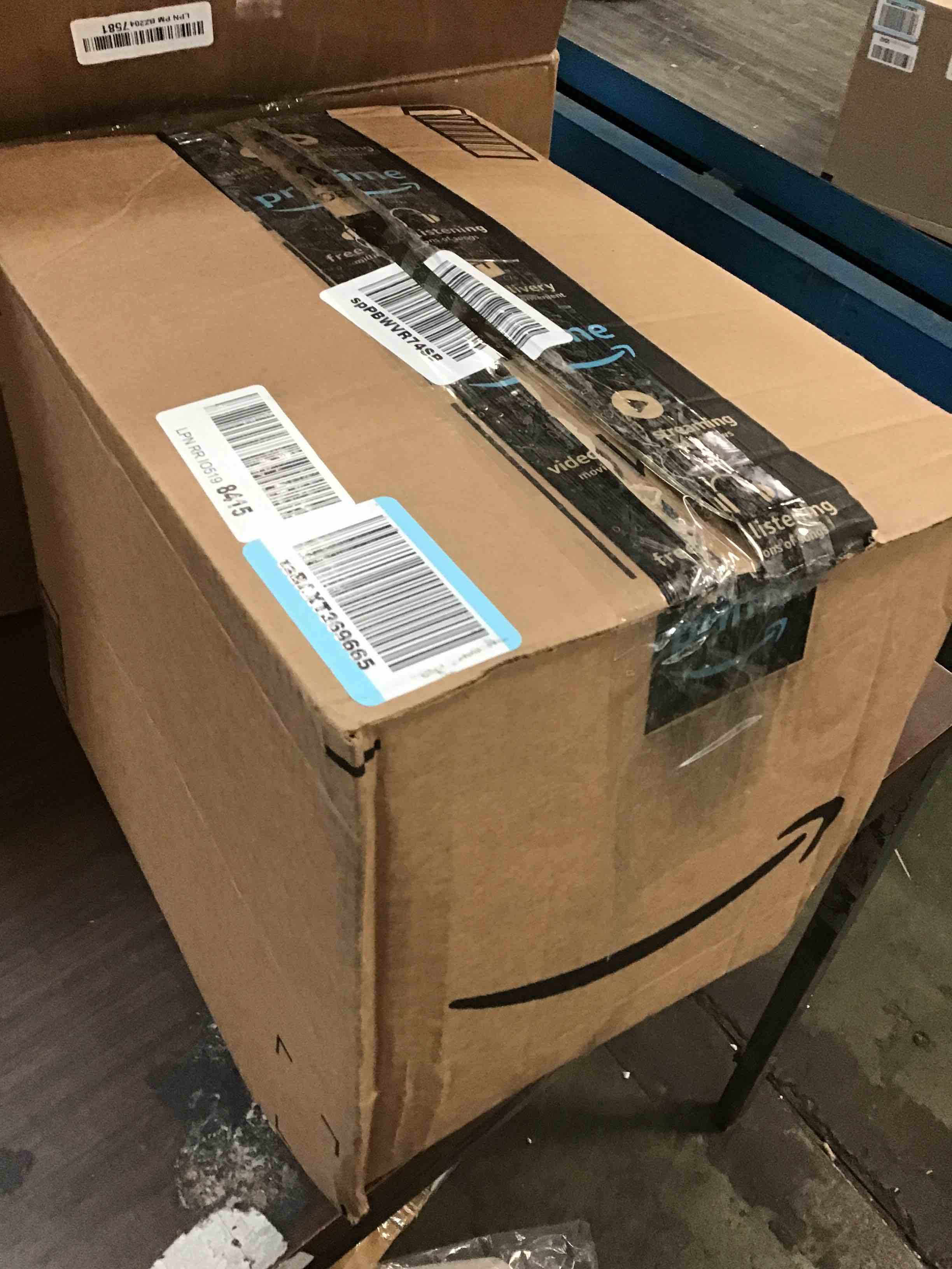 https://s3.amazonaws.com/lotting-images-prod/bidfta/BLU6291445_1713360307847.jpeg