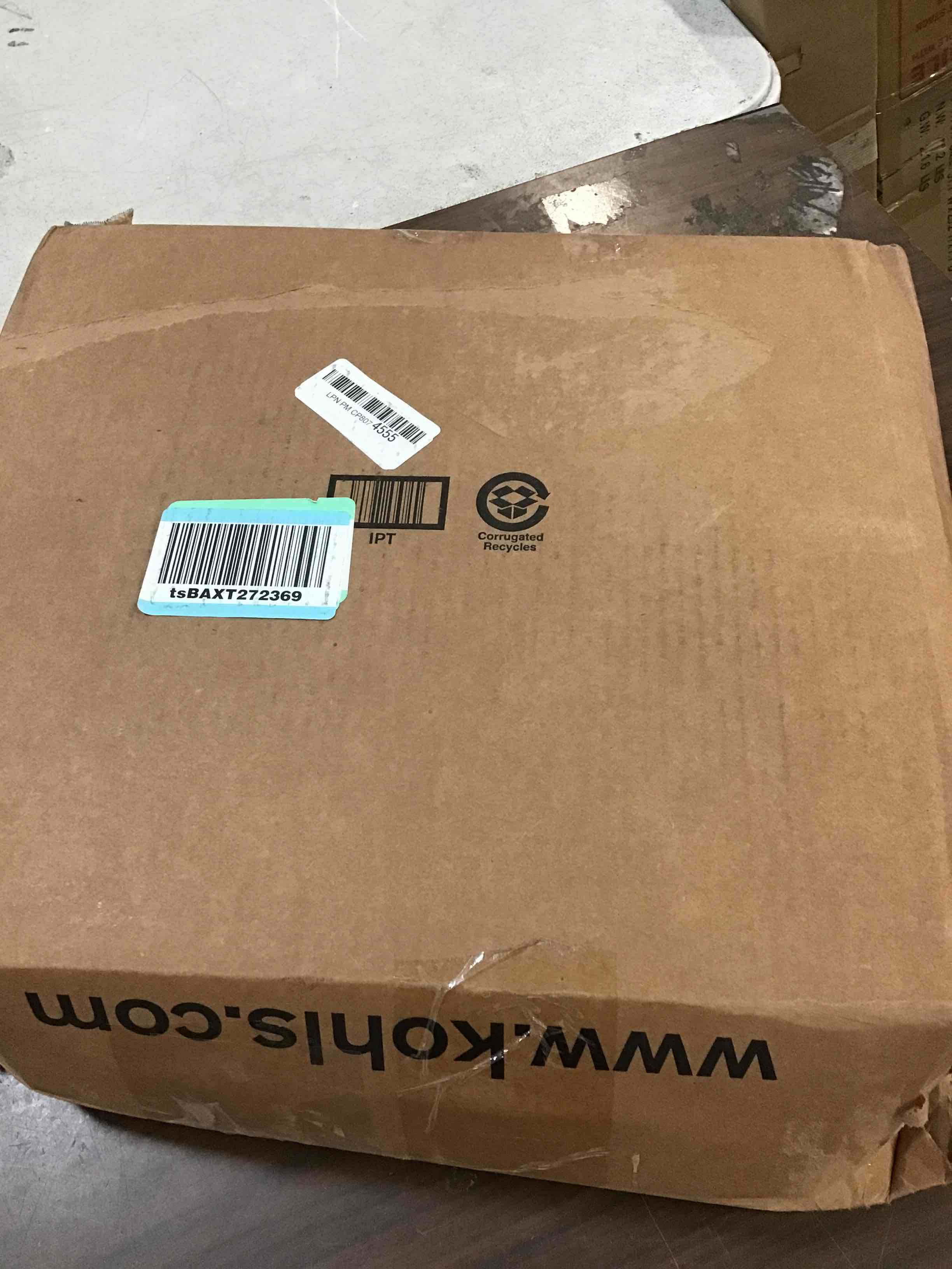 https://s3.amazonaws.com/lotting-images-prod/bidfta/BLU6291507_1713368536195.jpeg
