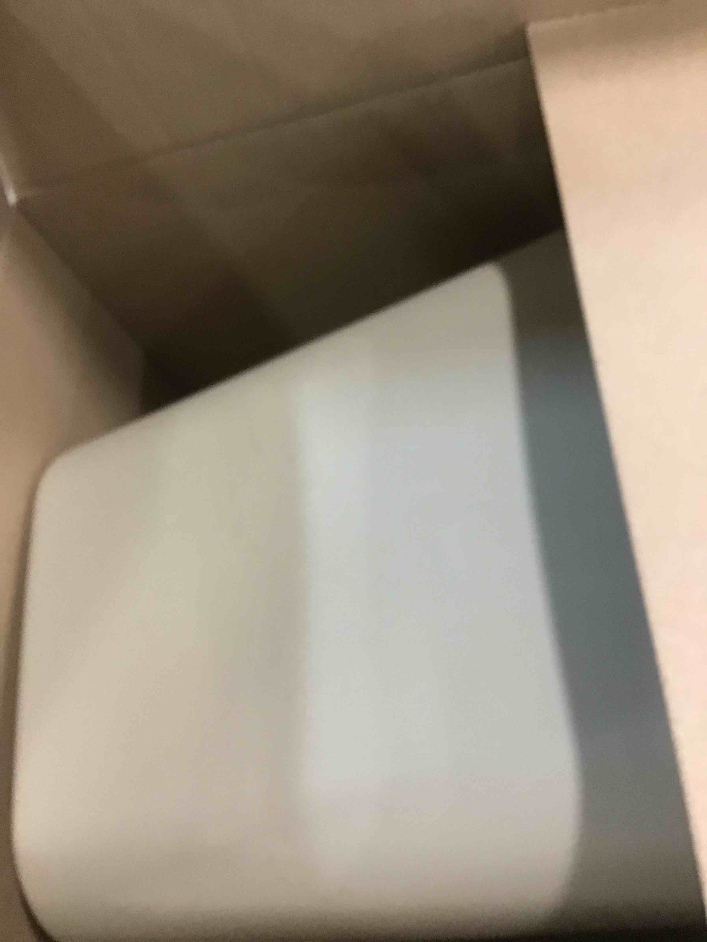 https://s3.amazonaws.com/lotting-images-prod/bidfta/BLU6292469_1713896364916.jpeg
