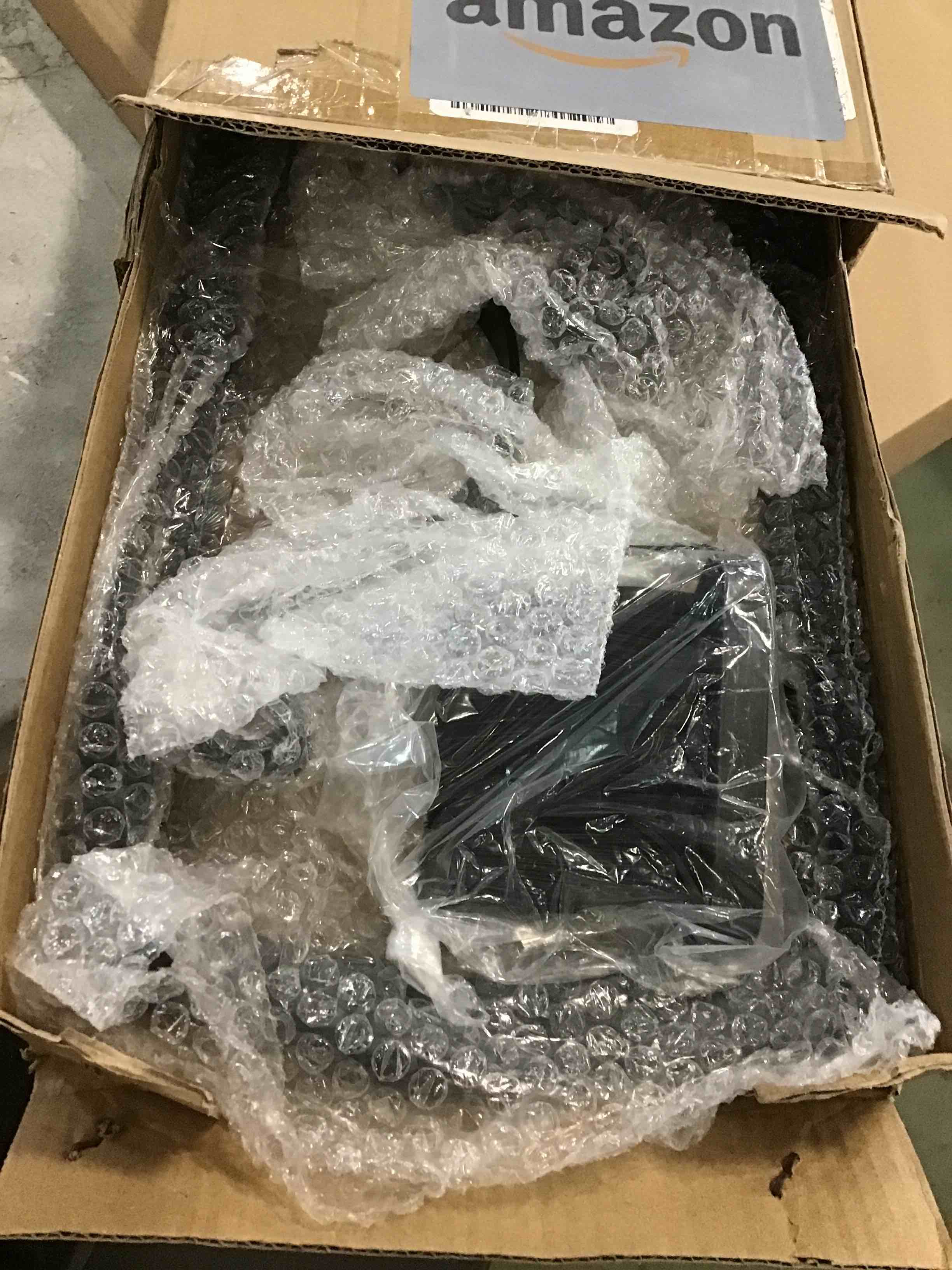 https://s3.amazonaws.com/lotting-images-prod/bidfta/BLU6292496_1713902134262.jpeg