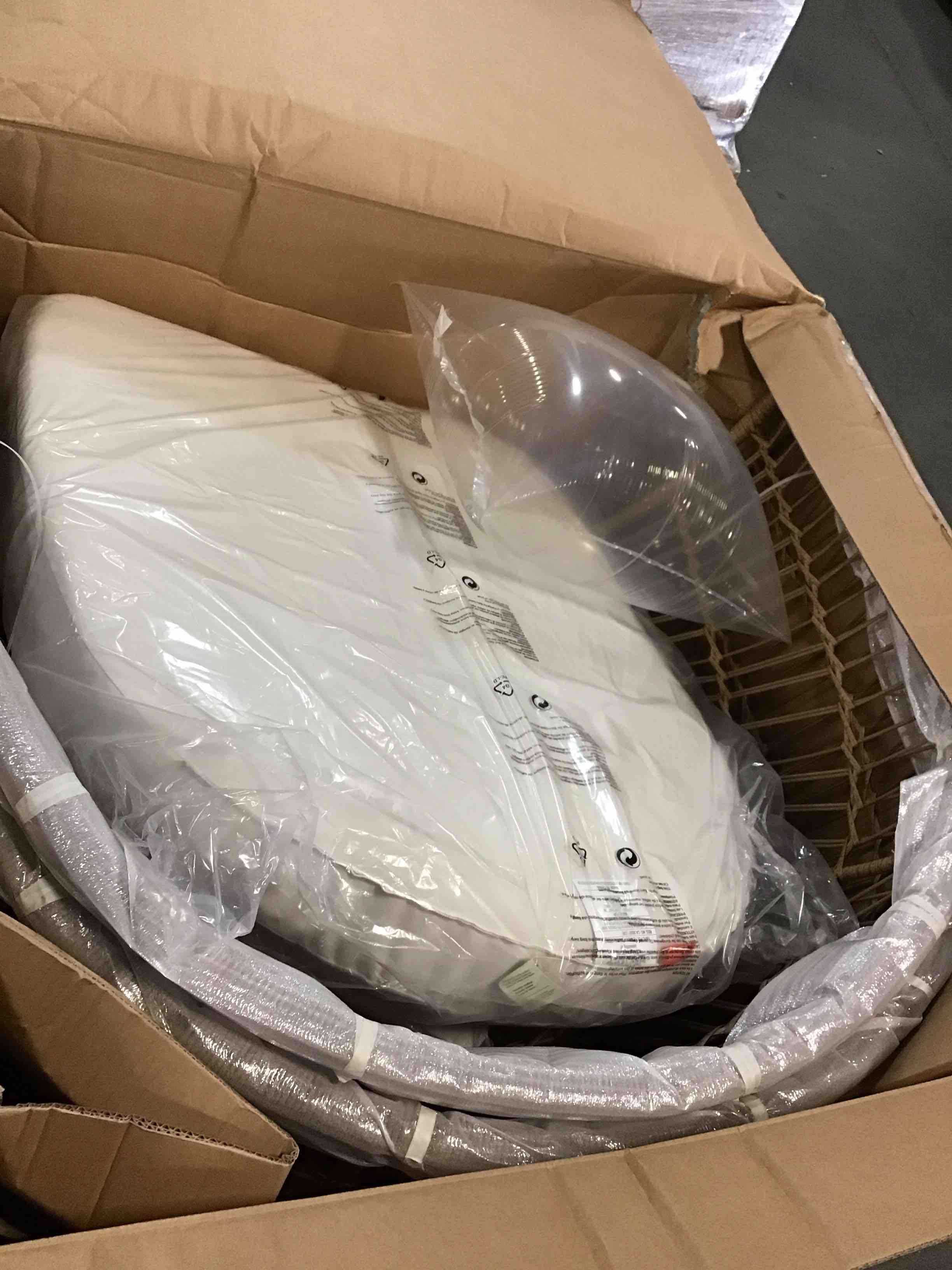 https://s3.amazonaws.com/lotting-images-prod/bidfta/BLU6292980_1713556131786.jpeg