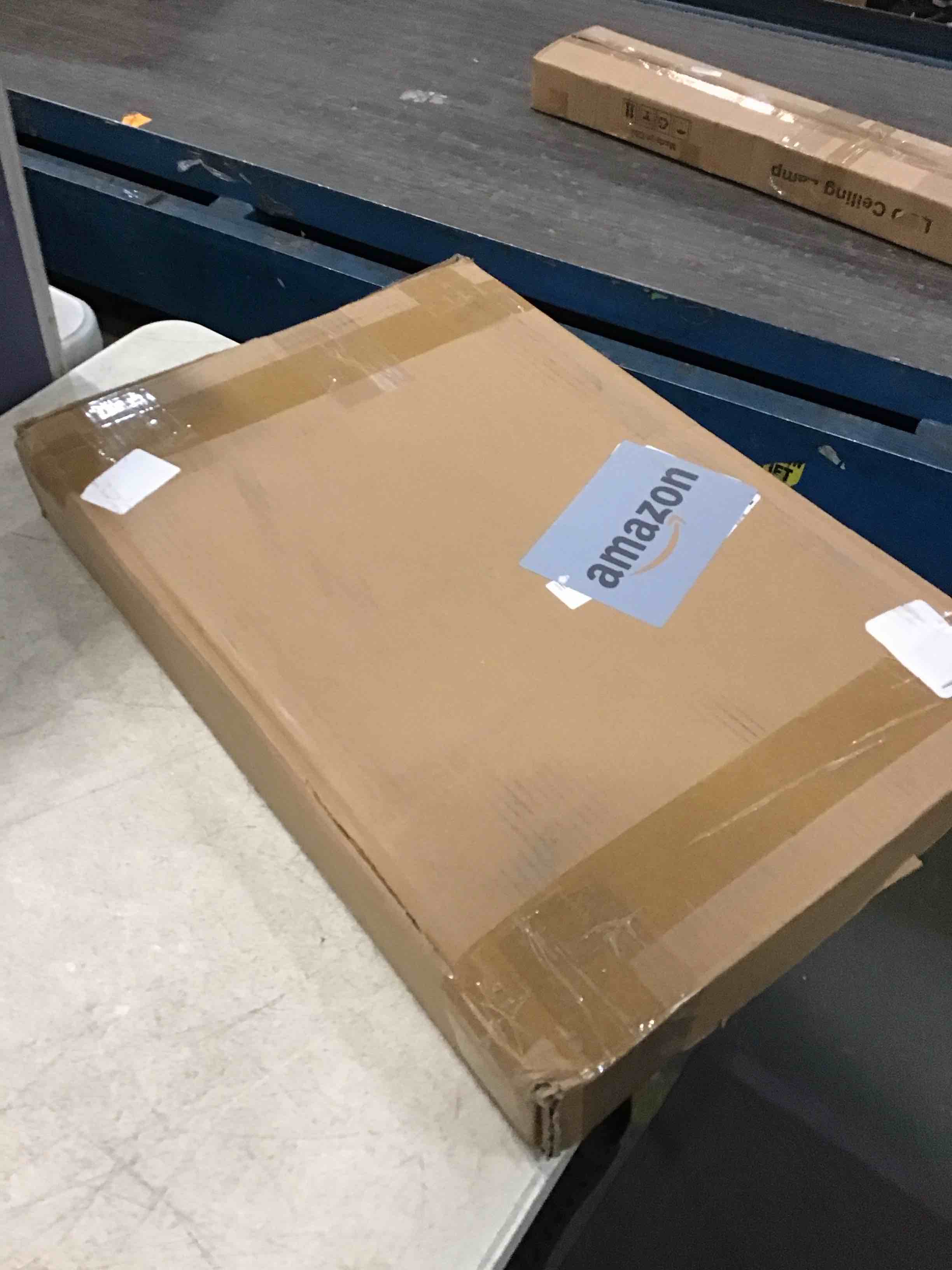 https://s3.amazonaws.com/lotting-images-prod/bidfta/BLU6293220_1713792978251.jpeg
