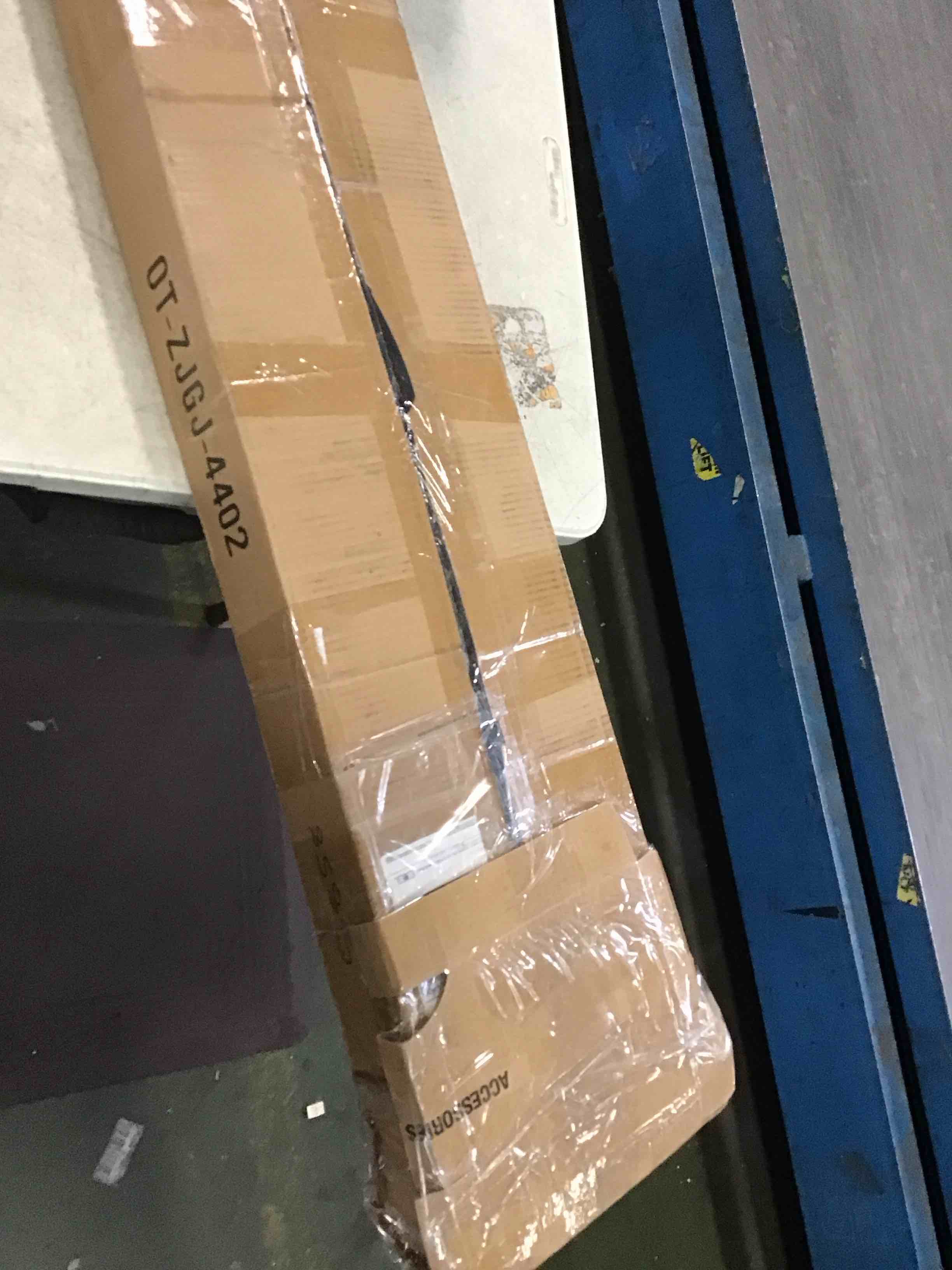 https://s3.amazonaws.com/lotting-images-prod/bidfta/BLU6293241_1713798536124.jpeg