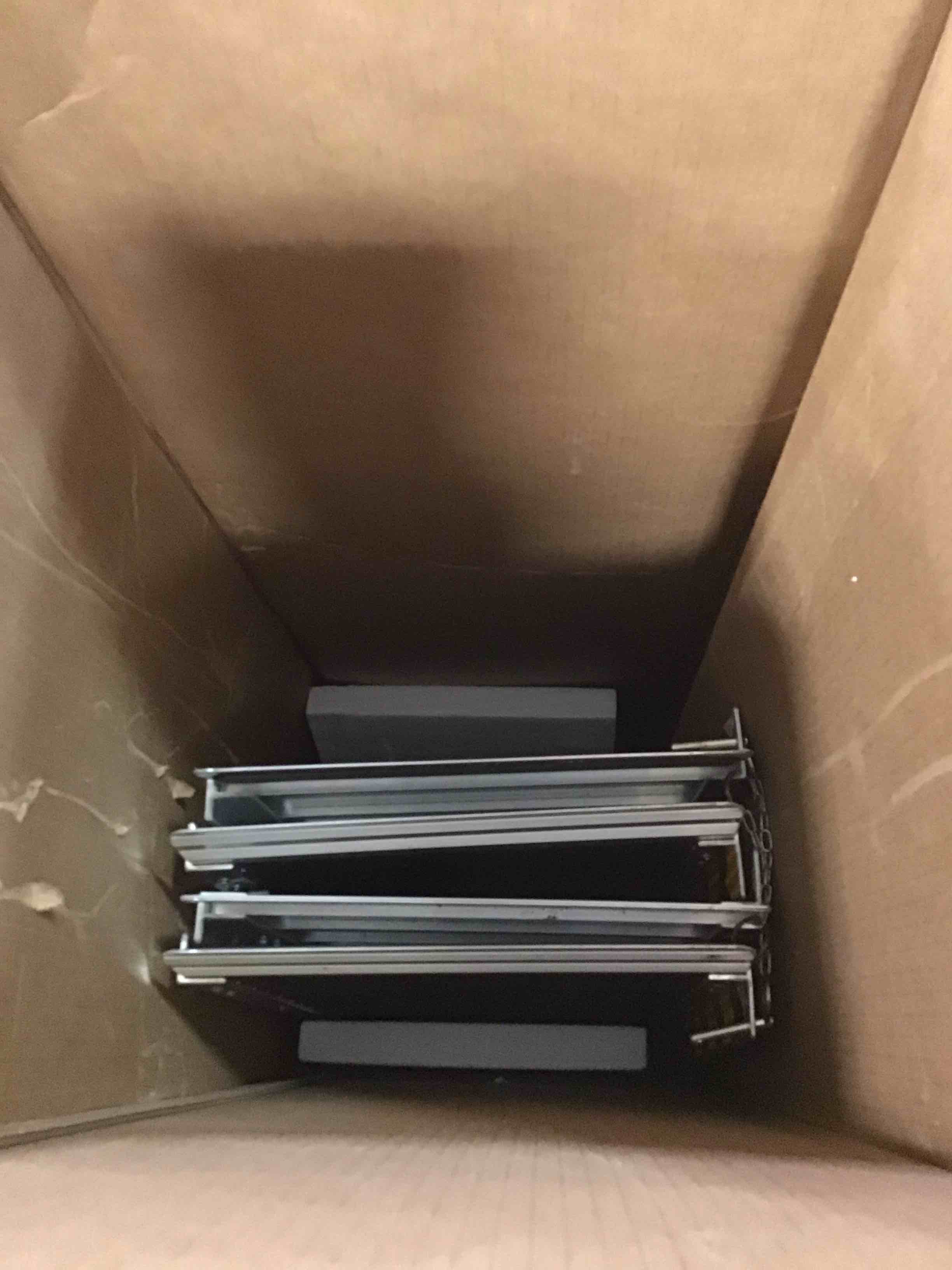 https://s3.amazonaws.com/lotting-images-prod/bidfta/BLU6293335_1713809554973.jpeg