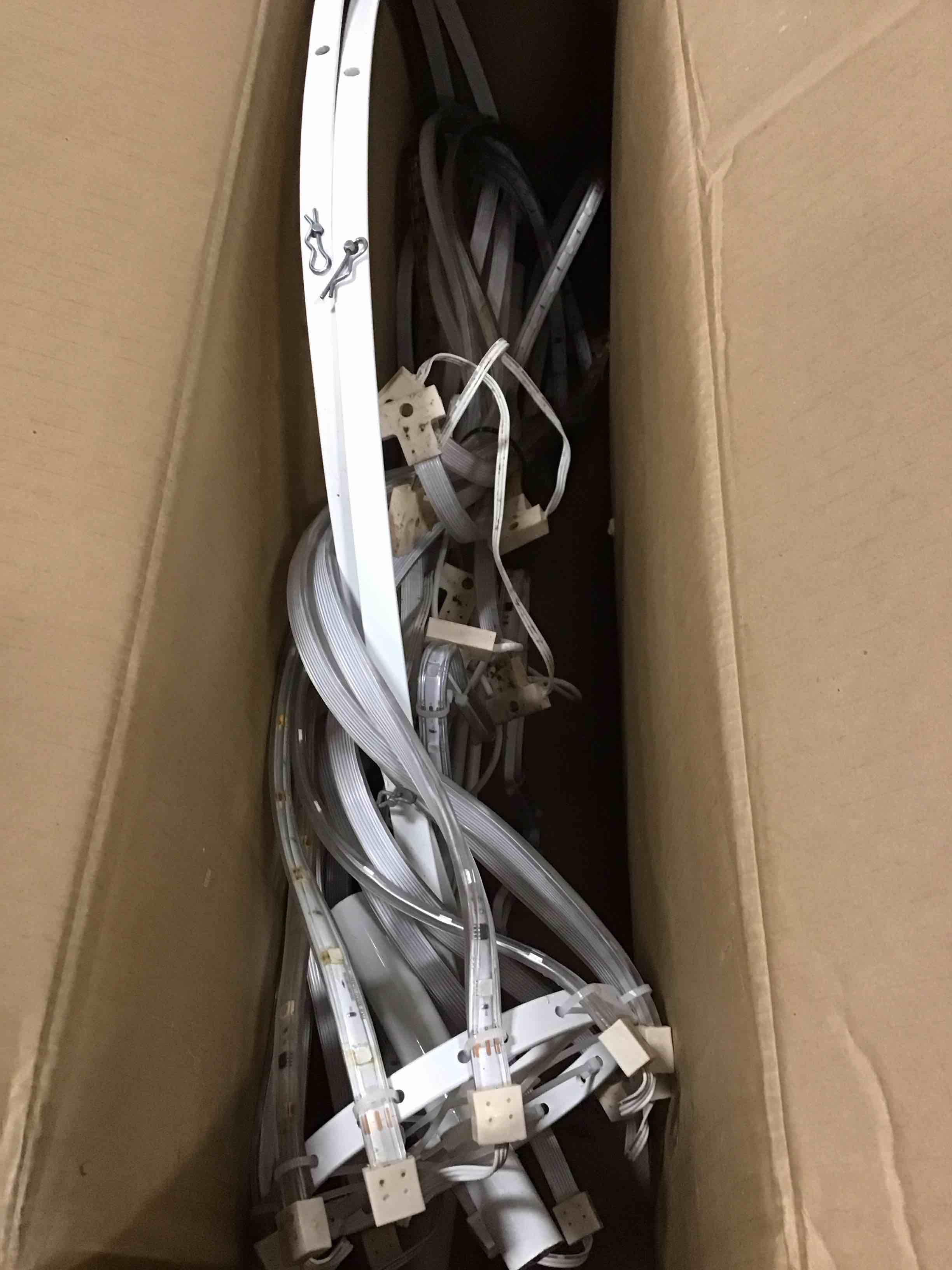 https://s3.amazonaws.com/lotting-images-prod/bidfta/BLU6293403_1713871004217.jpeg