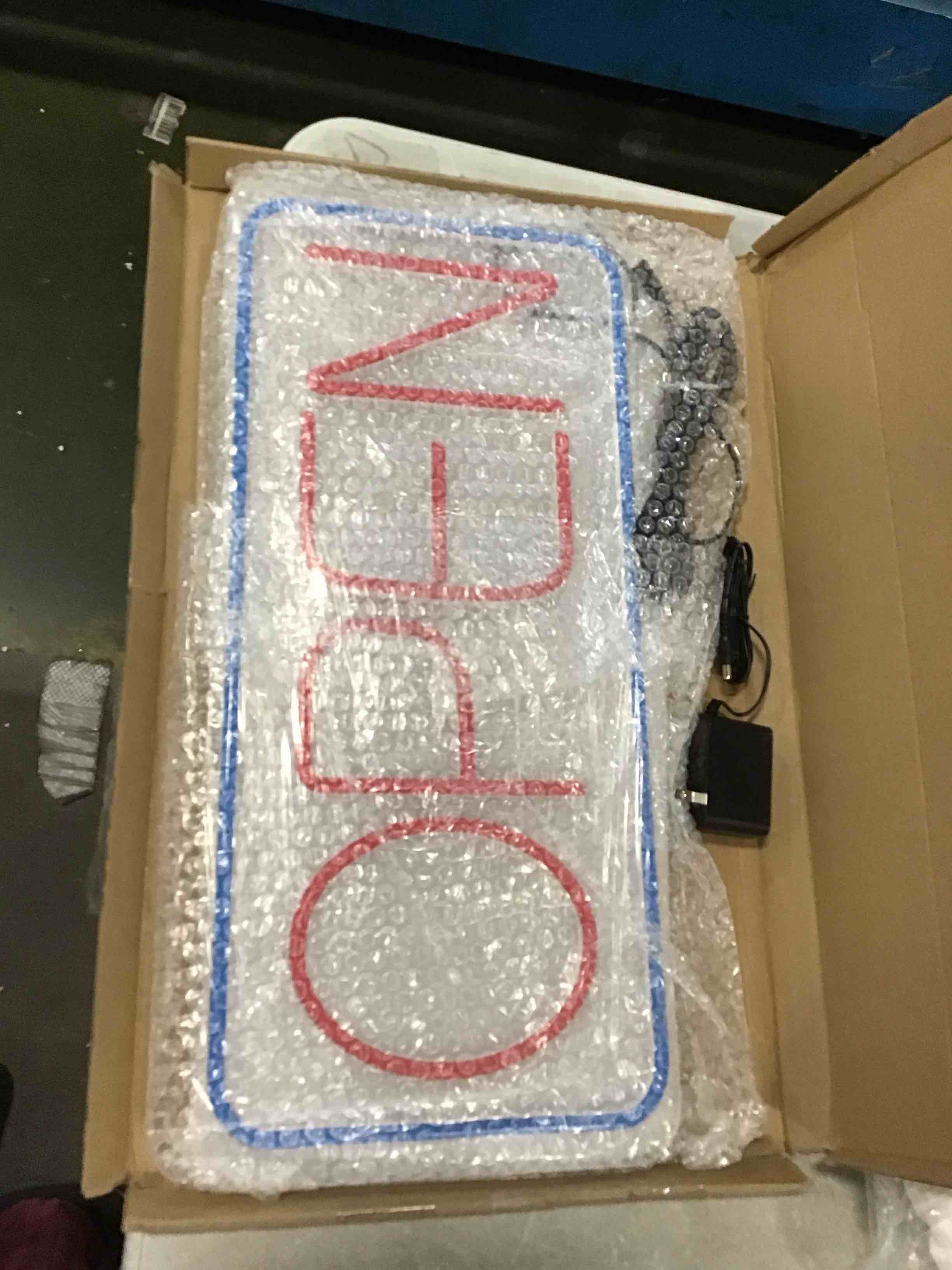 https://s3.amazonaws.com/lotting-images-prod/bidfta/BLU6293584_1713896406856.jpeg
