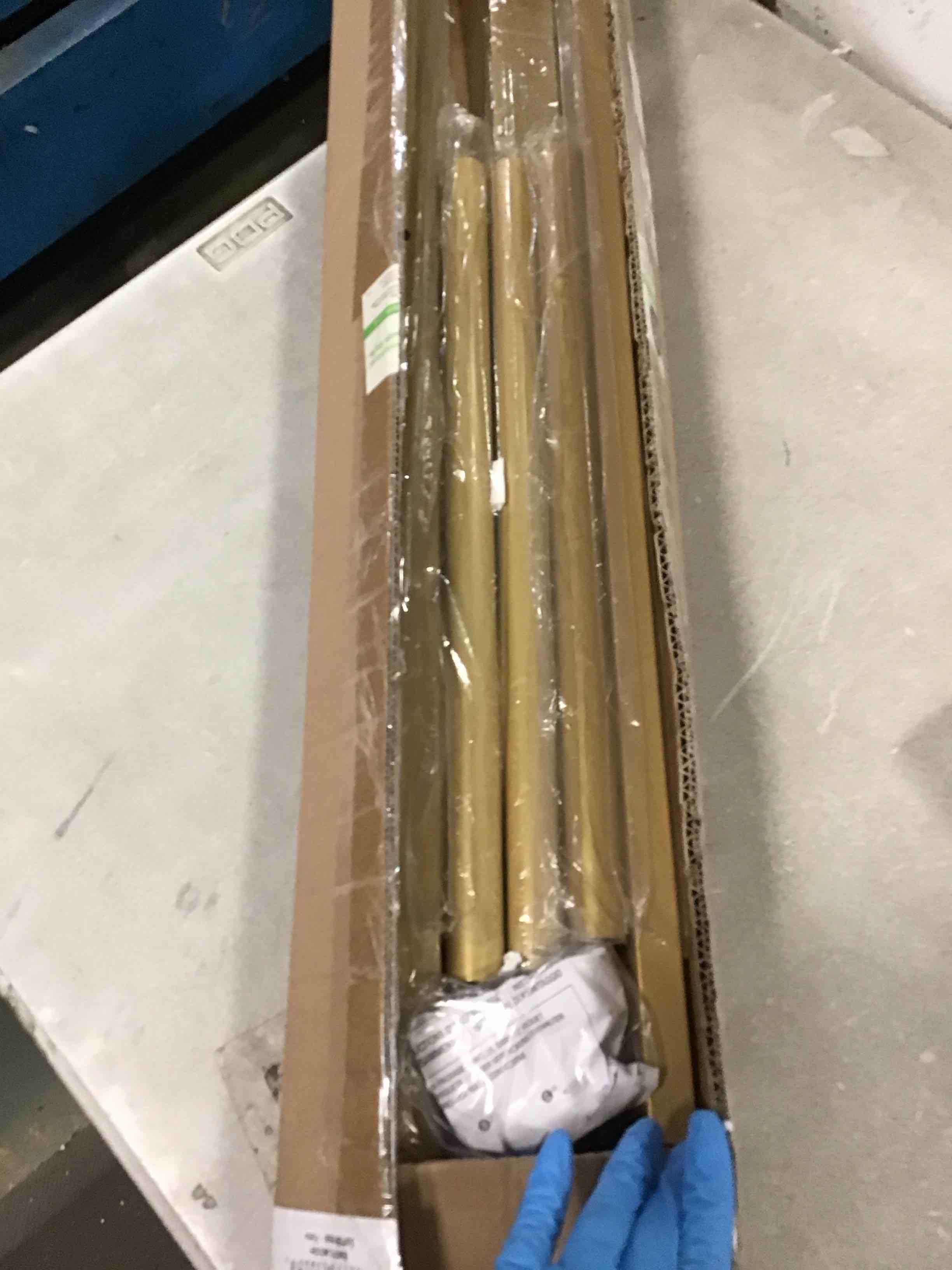 https://s3.amazonaws.com/lotting-images-prod/bidfta/BLU6293600_1713896046209.jpeg