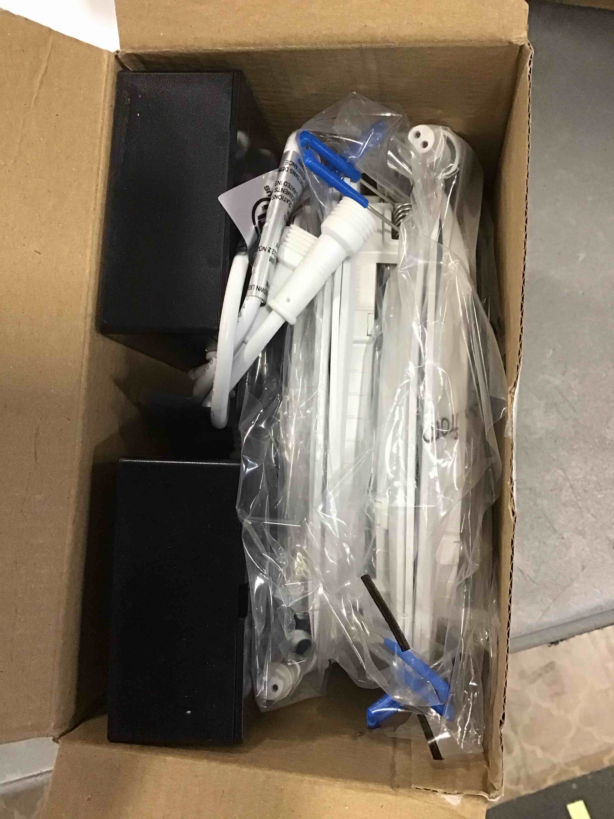 https://s3.amazonaws.com/lotting-images-prod/bidfta/BLU6293927_1713987223793.jpeg