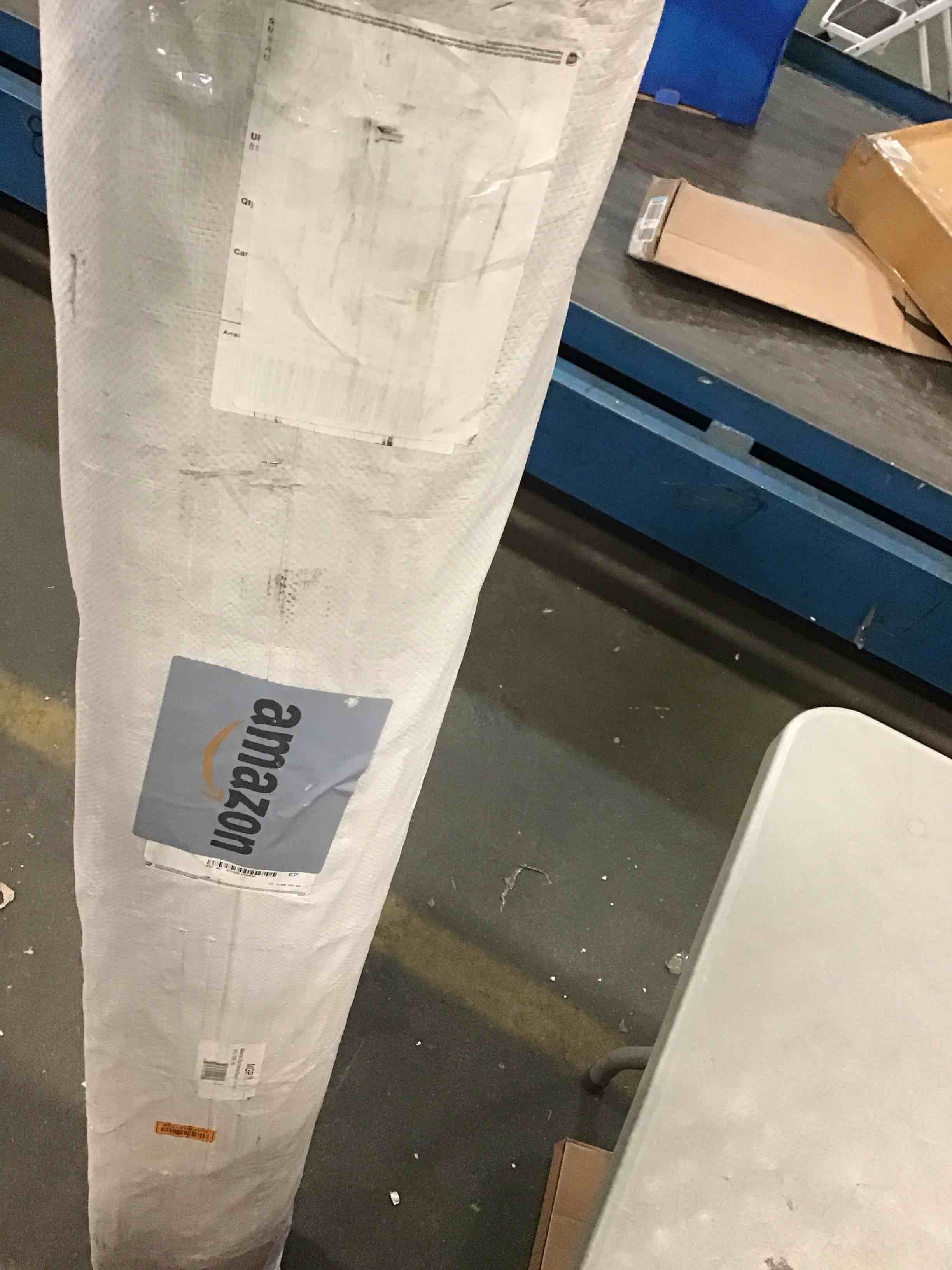 https://s3.amazonaws.com/lotting-images-prod/bidfta/BLU6294188_1714073925481.jpeg