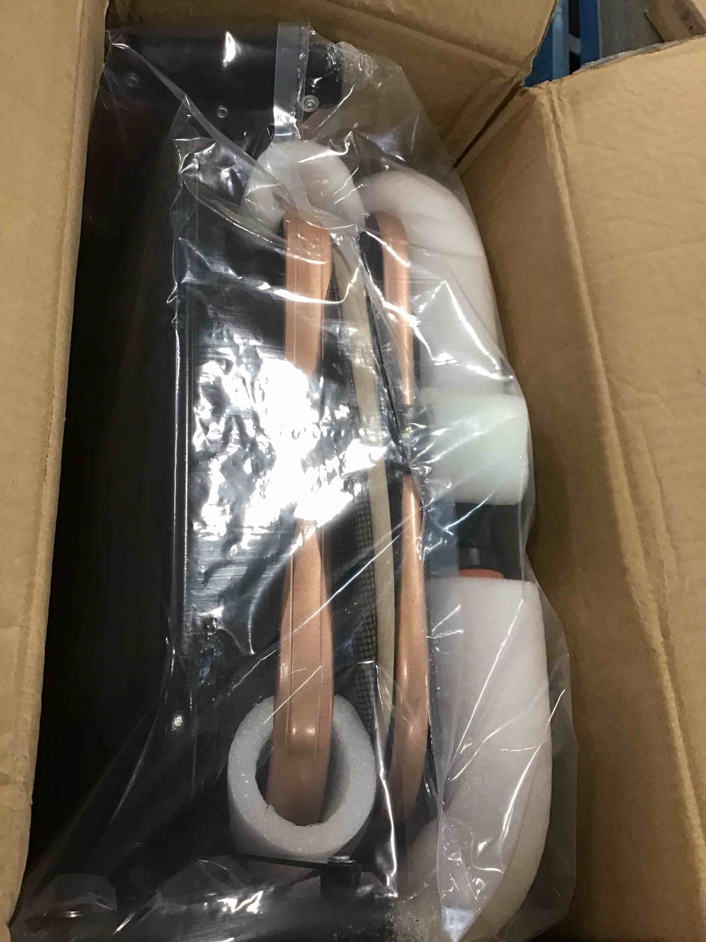 https://s3.amazonaws.com/lotting-images-prod/bidfta/BLU6294296_1714144551642.jpeg