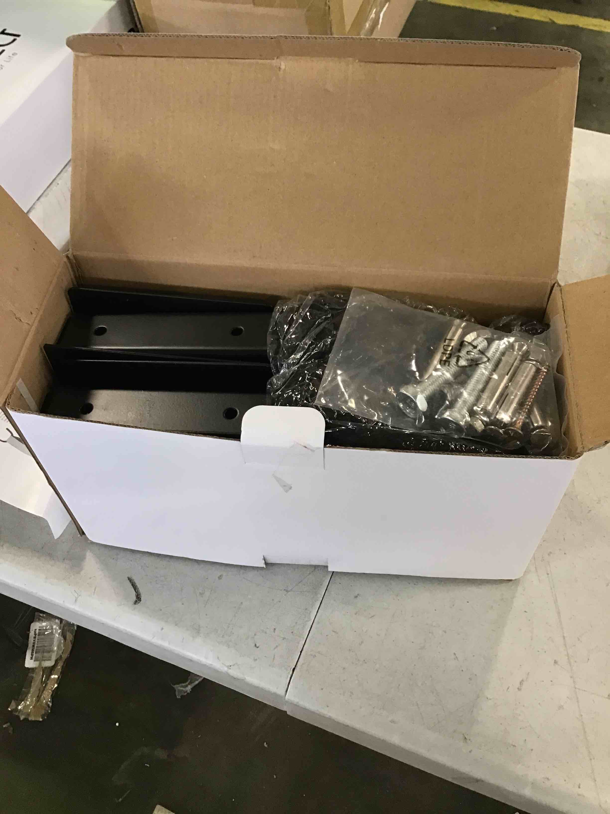 https://s3.amazonaws.com/lotting-images-prod/bidfta/BLU6294892_1714756649218.jpeg