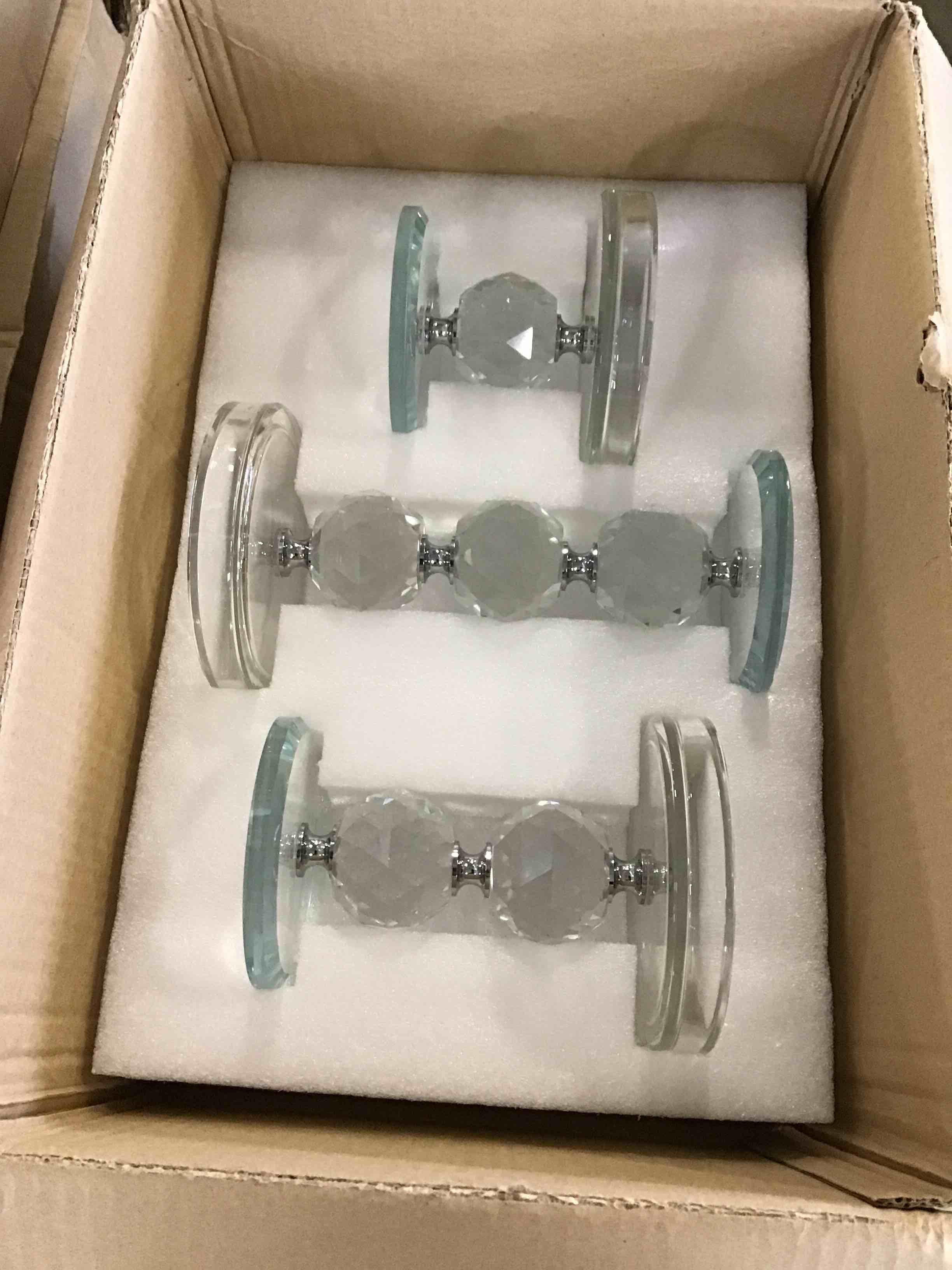 https://s3.amazonaws.com/lotting-images-prod/bidfta/BLU6295652_1715354225634.jpeg