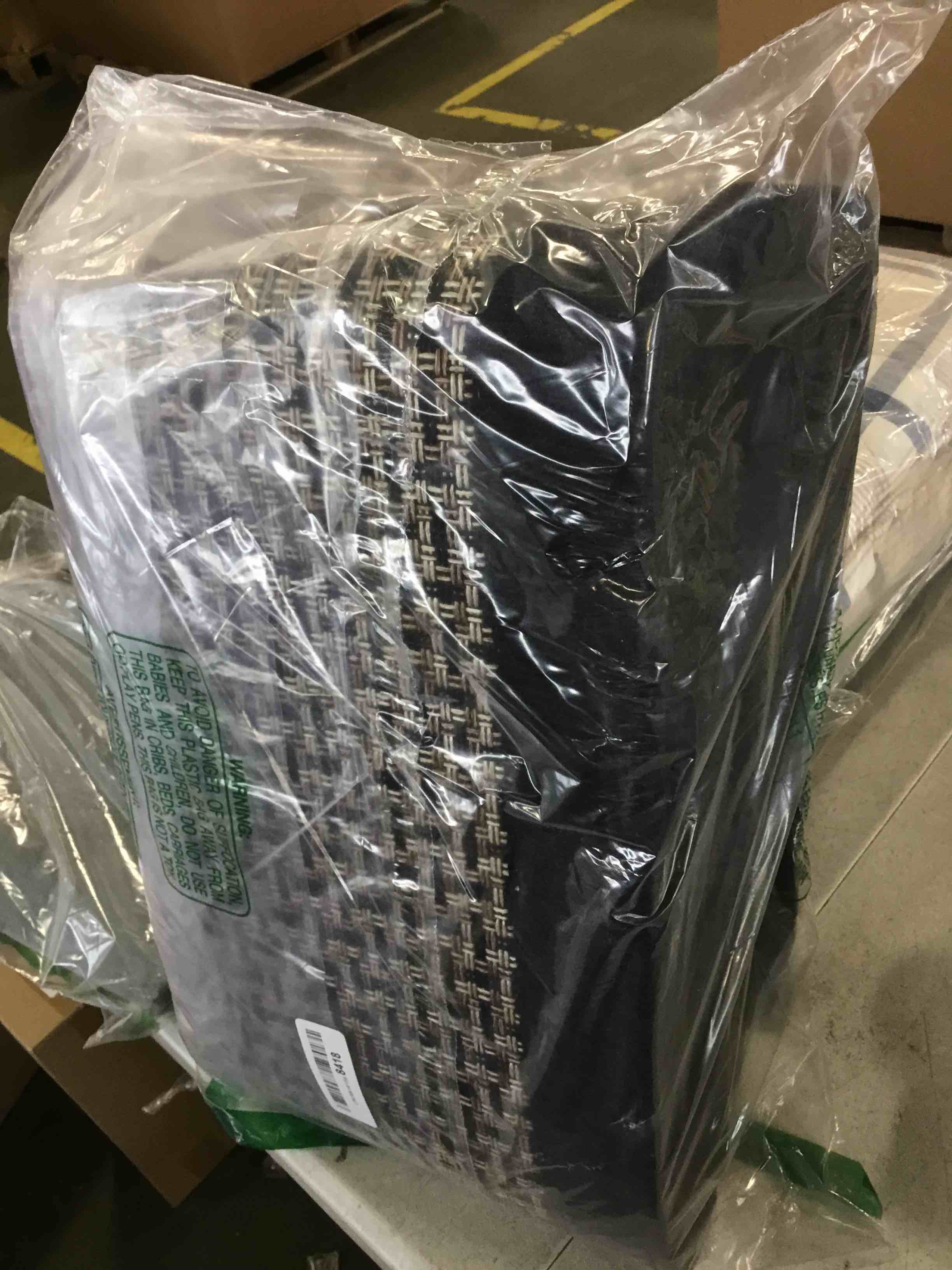 https://s3.amazonaws.com/lotting-images-prod/bidfta/BLU6295938_1715700669340.jpeg