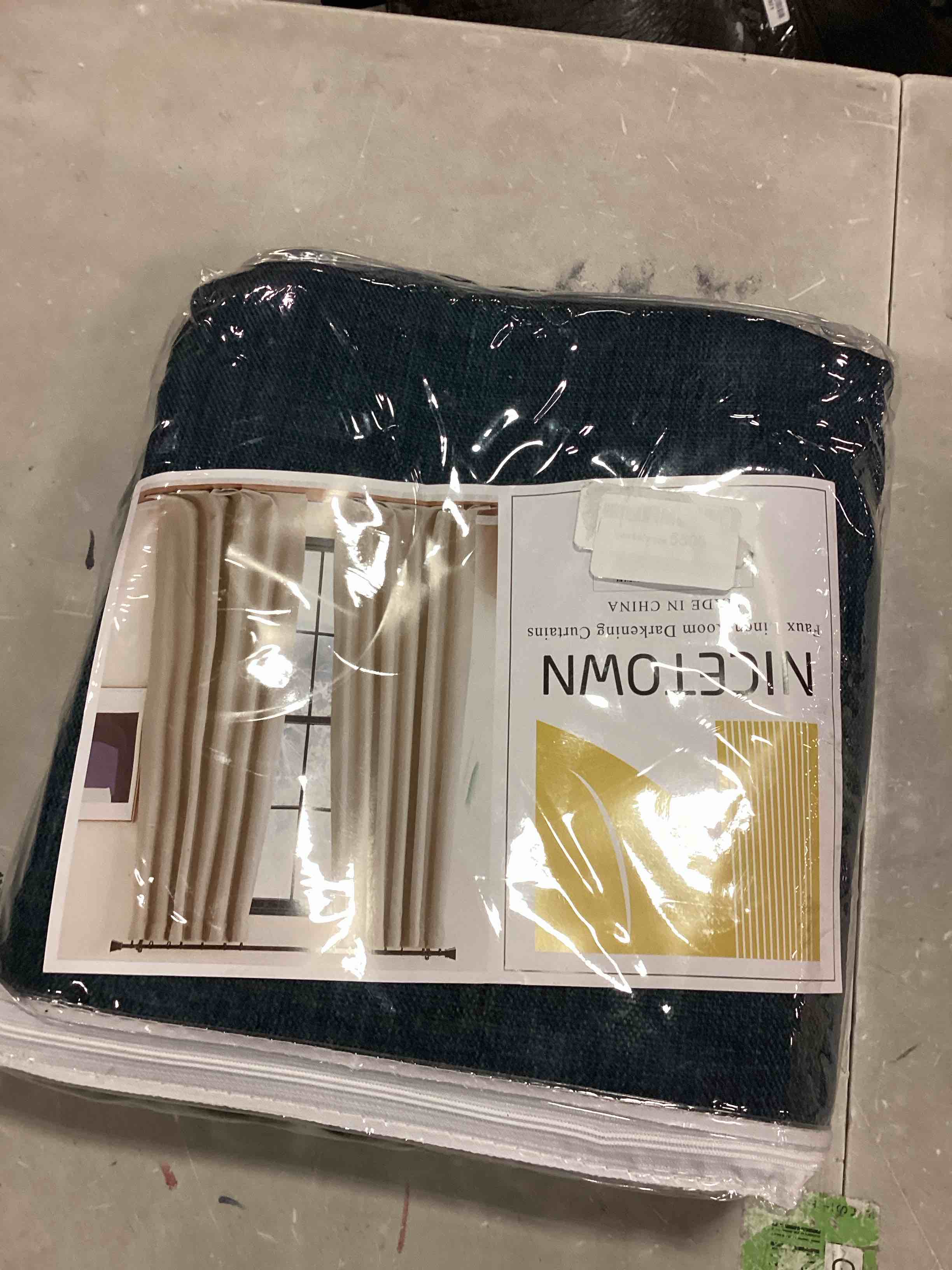 https://s3.amazonaws.com/lotting-images-prod/bidfta/BLU6296814_1713537306802.jpeg
