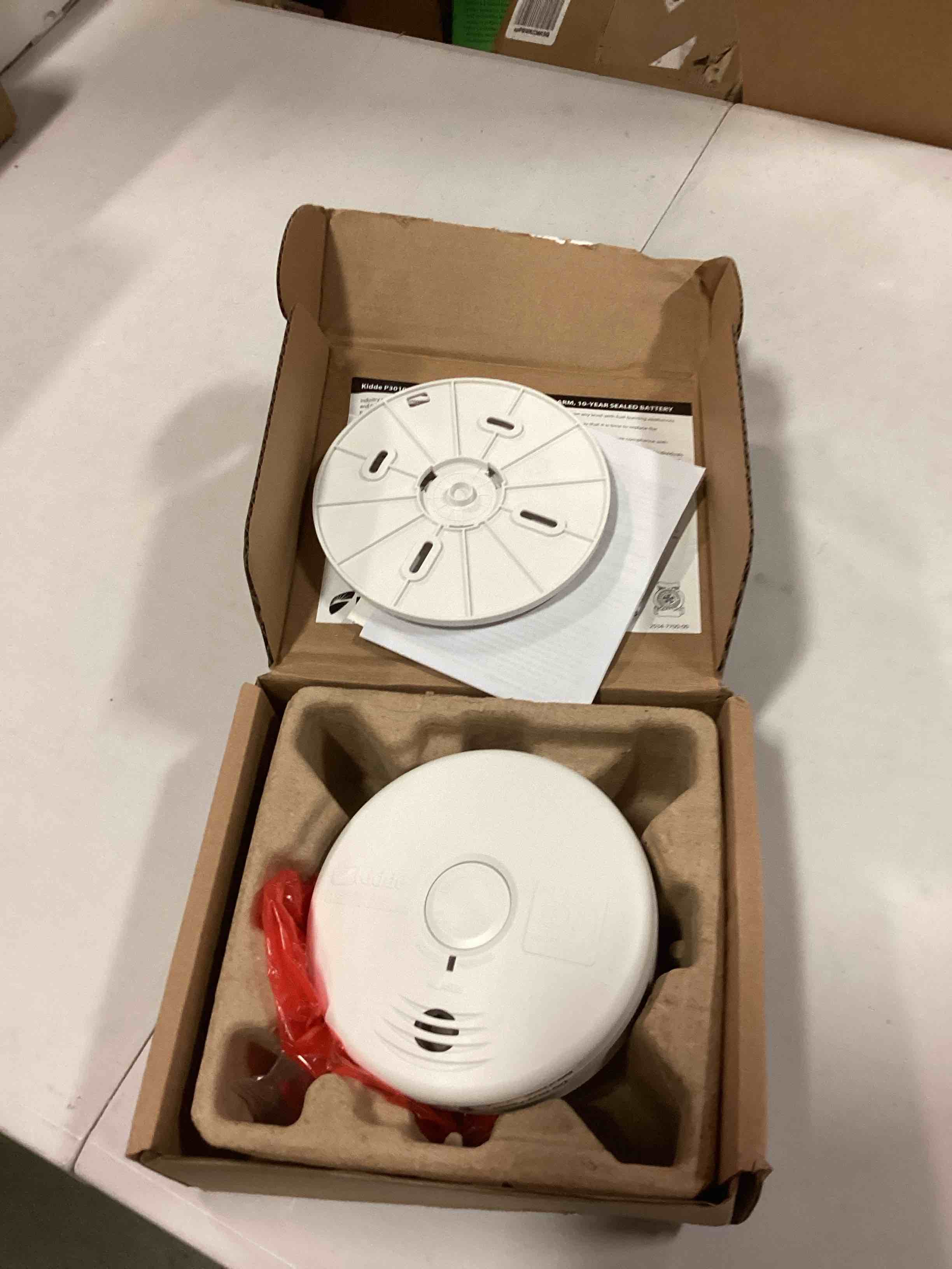 https://s3.amazonaws.com/lotting-images-prod/bidfta/BLU6297178_1713962493443.jpeg