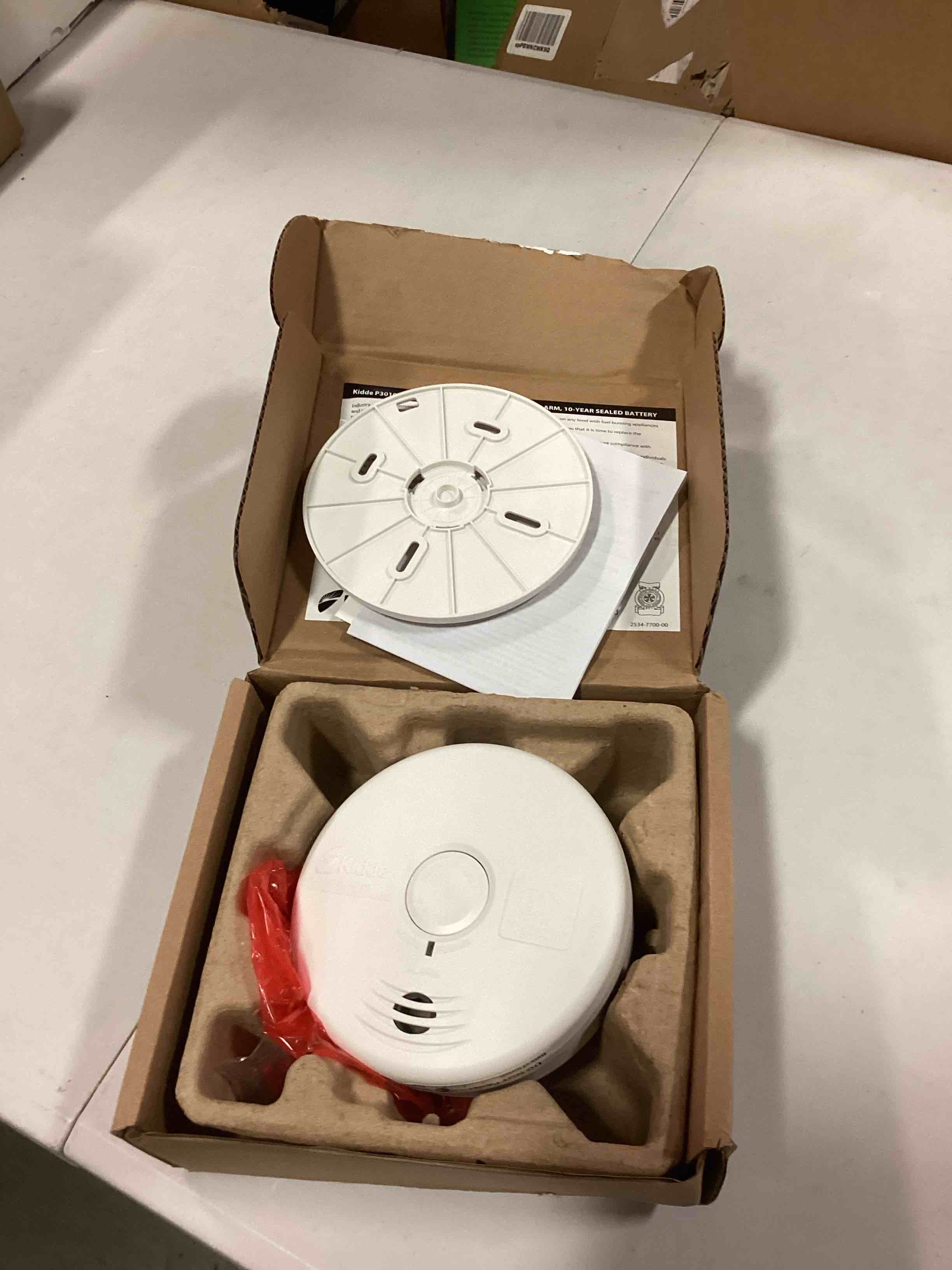 https://s3.amazonaws.com/lotting-images-prod/bidfta/BLU6297178_1713962494375.jpeg