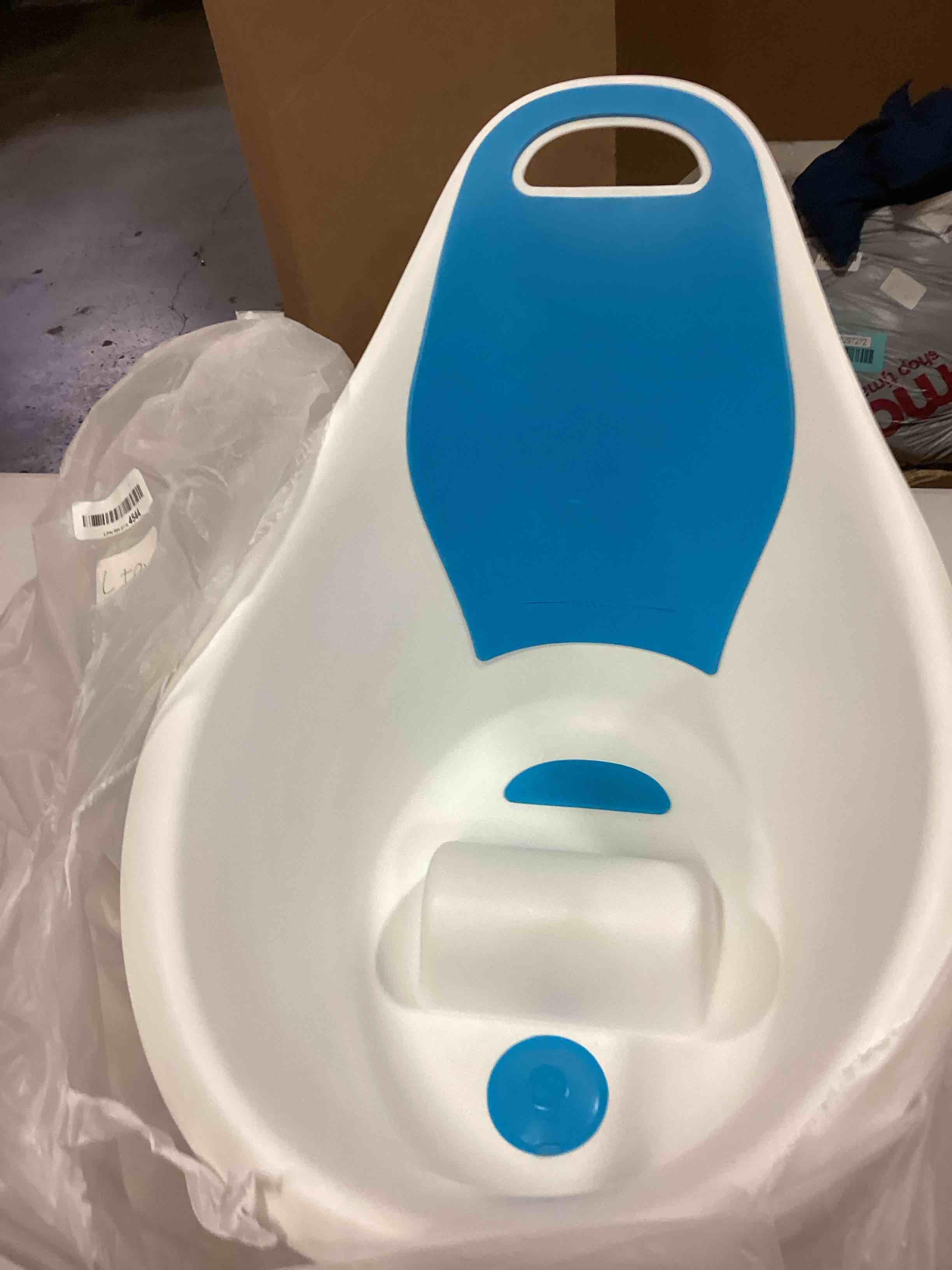 https://s3.amazonaws.com/lotting-images-prod/bidfta/BLU6297273_1713983248648.jpeg