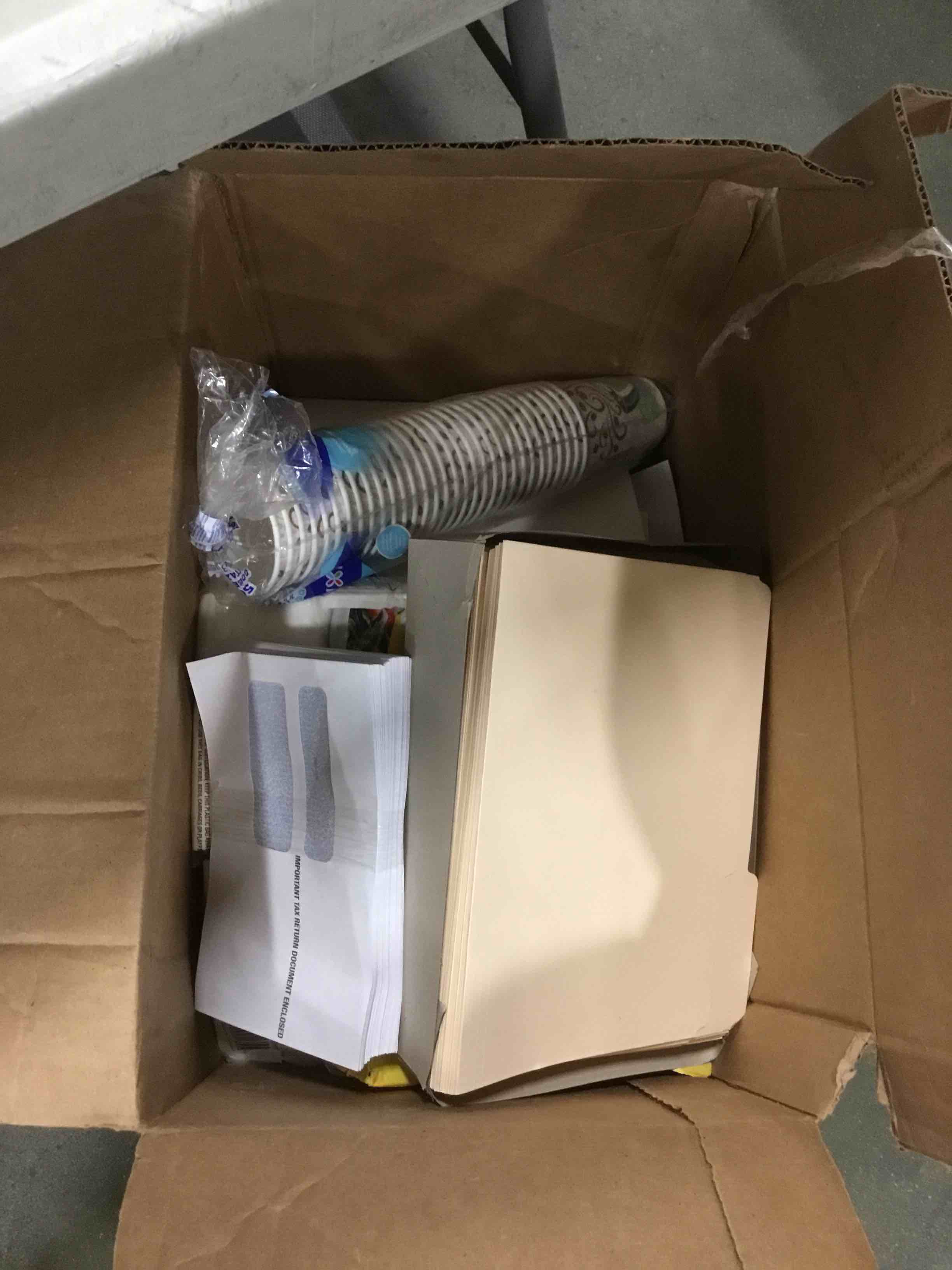 Assorted of variety of products for the maintenance and cleaning of office or home. (expiration date, brands and sizes may vary)