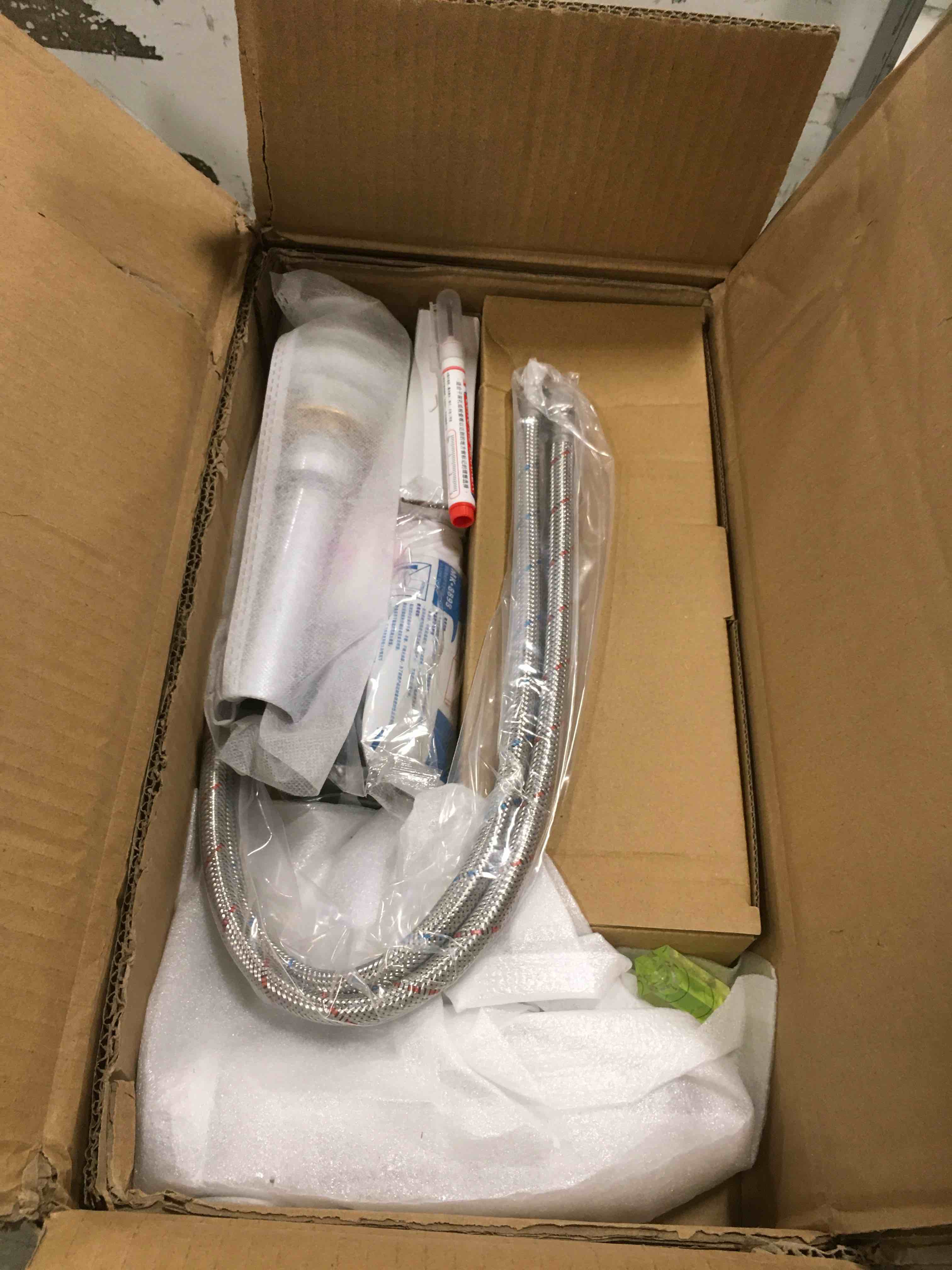https://s3.amazonaws.com/lotting-images-prod/bidfta/BLU6297846_1712946755886.jpeg
