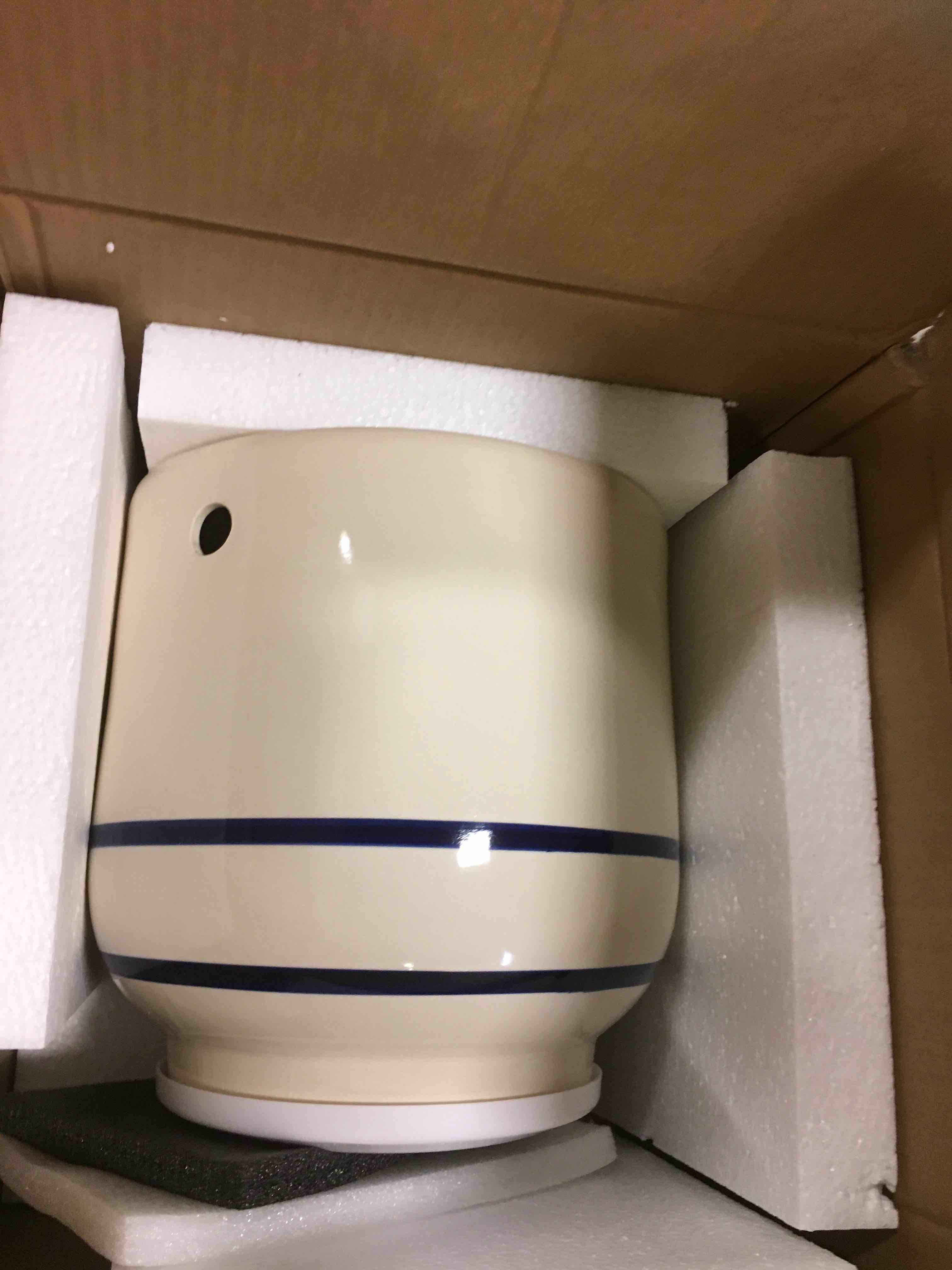 https://s3.amazonaws.com/lotting-images-prod/bidfta/BLU6297903_1712952891082.jpeg