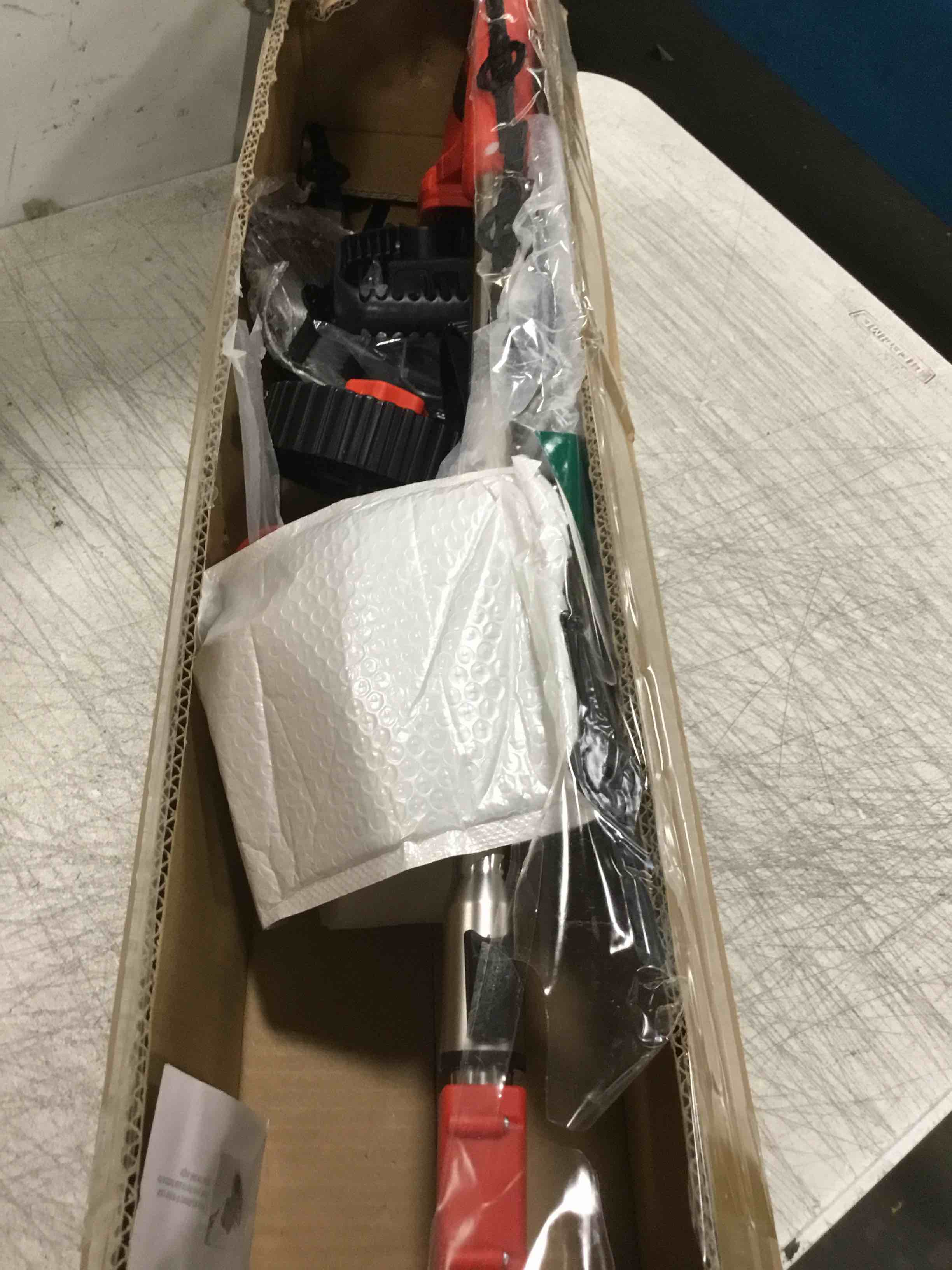 https://s3.amazonaws.com/lotting-images-prod/bidfta/BLU6298224_1713267955657.jpeg