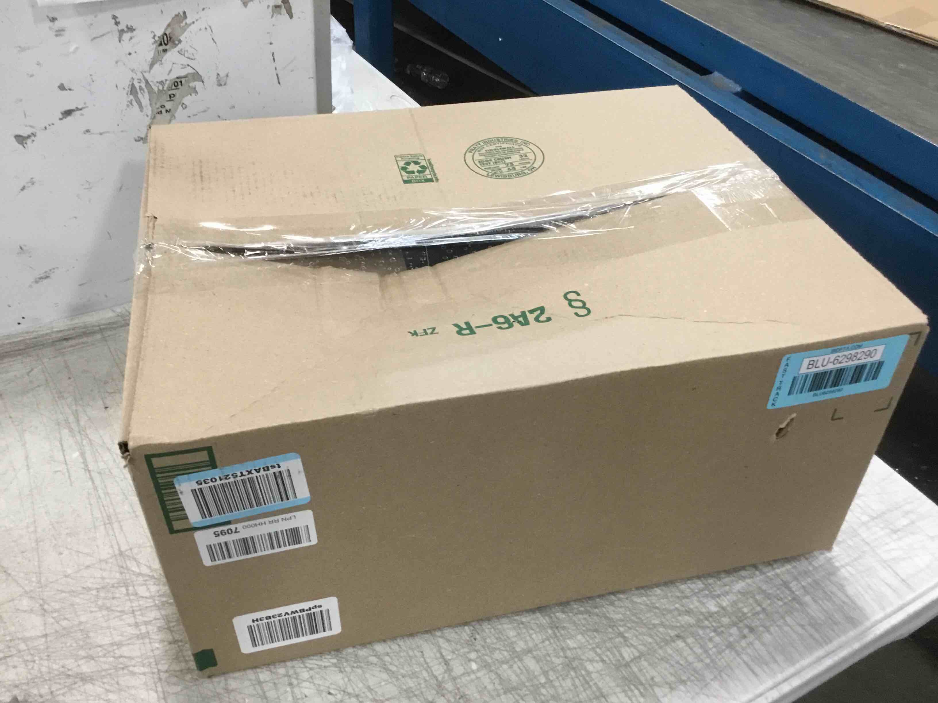https://s3.amazonaws.com/lotting-images-prod/bidfta/BLU6298290_1713279521814.jpeg