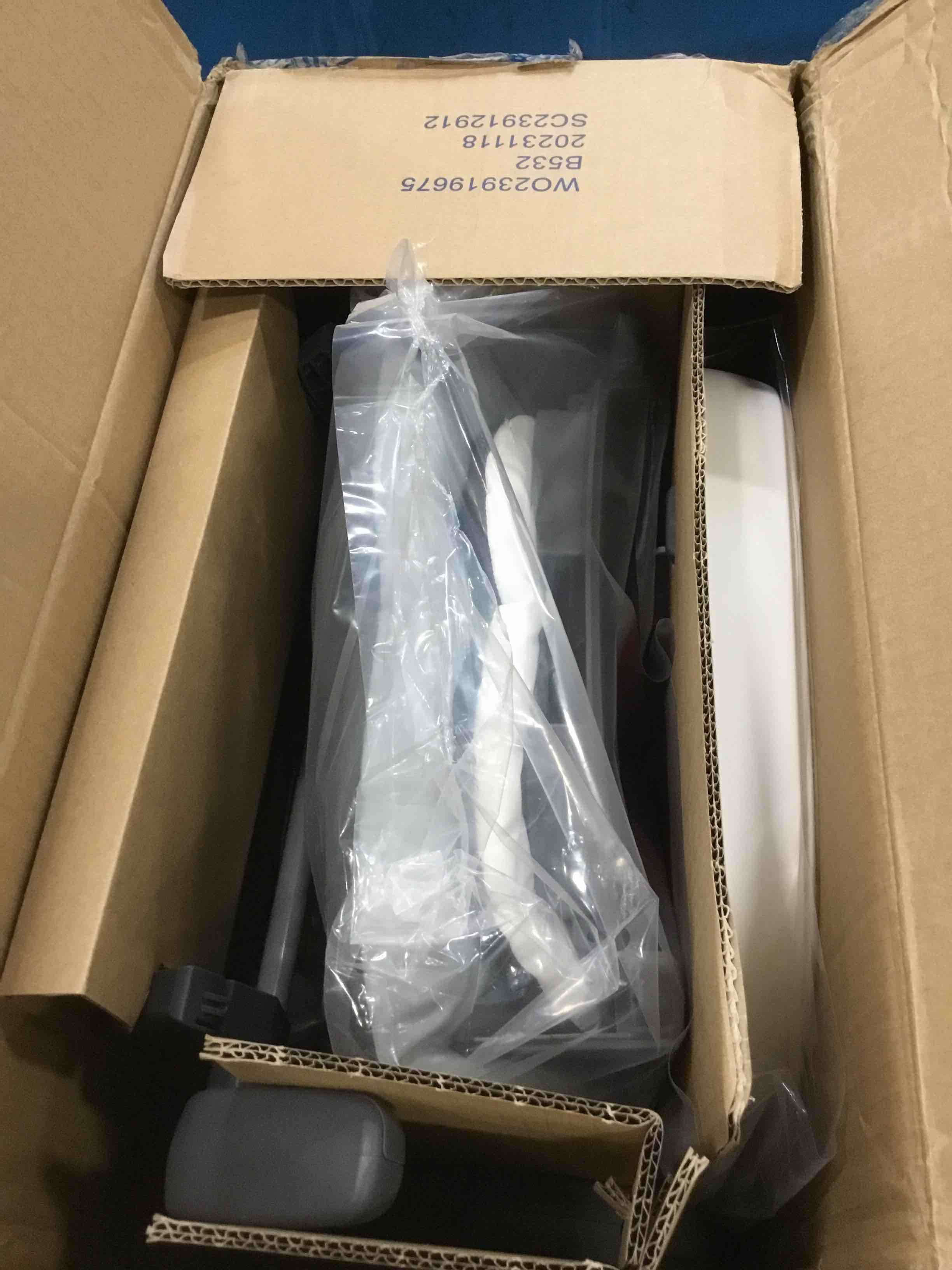 https://s3.amazonaws.com/lotting-images-prod/bidfta/BLU6298295_1713279884930.jpeg
