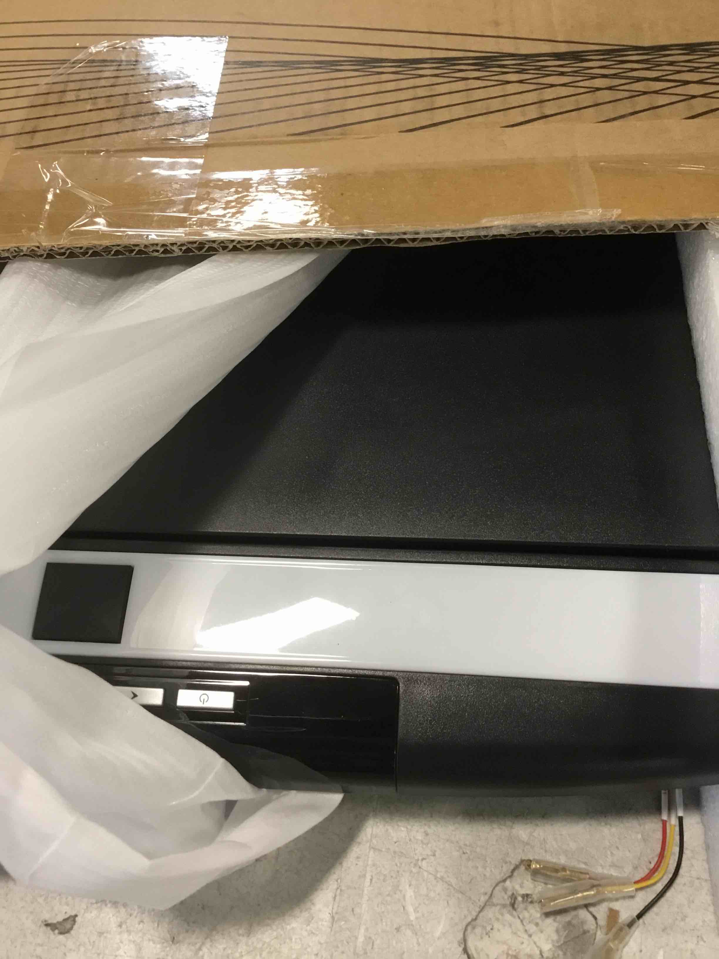https://s3.amazonaws.com/lotting-images-prod/bidfta/BLU6298530_1713363892753.jpeg
