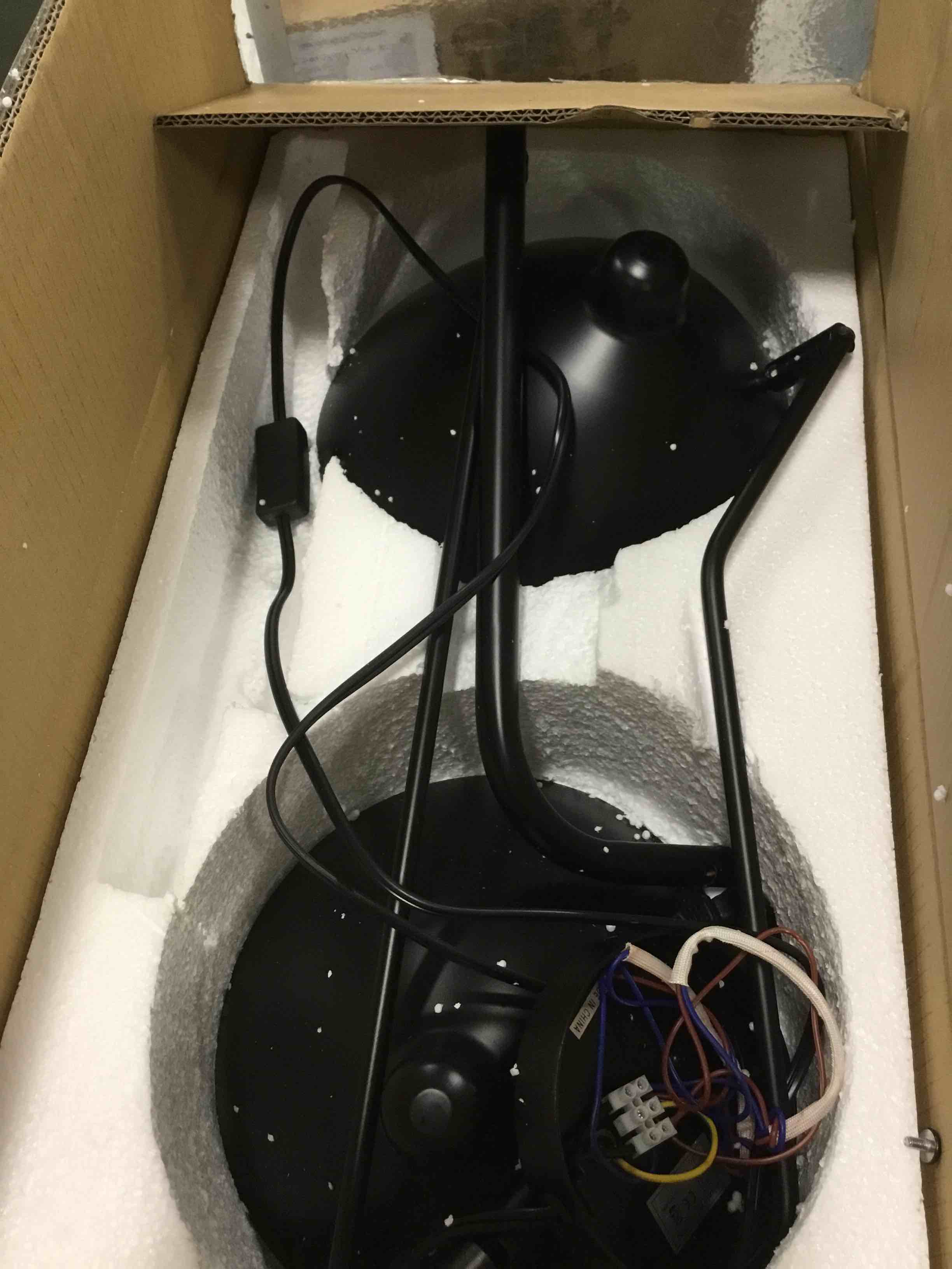 https://s3.amazonaws.com/lotting-images-prod/bidfta/BLU6298541_1713365985606.jpeg
