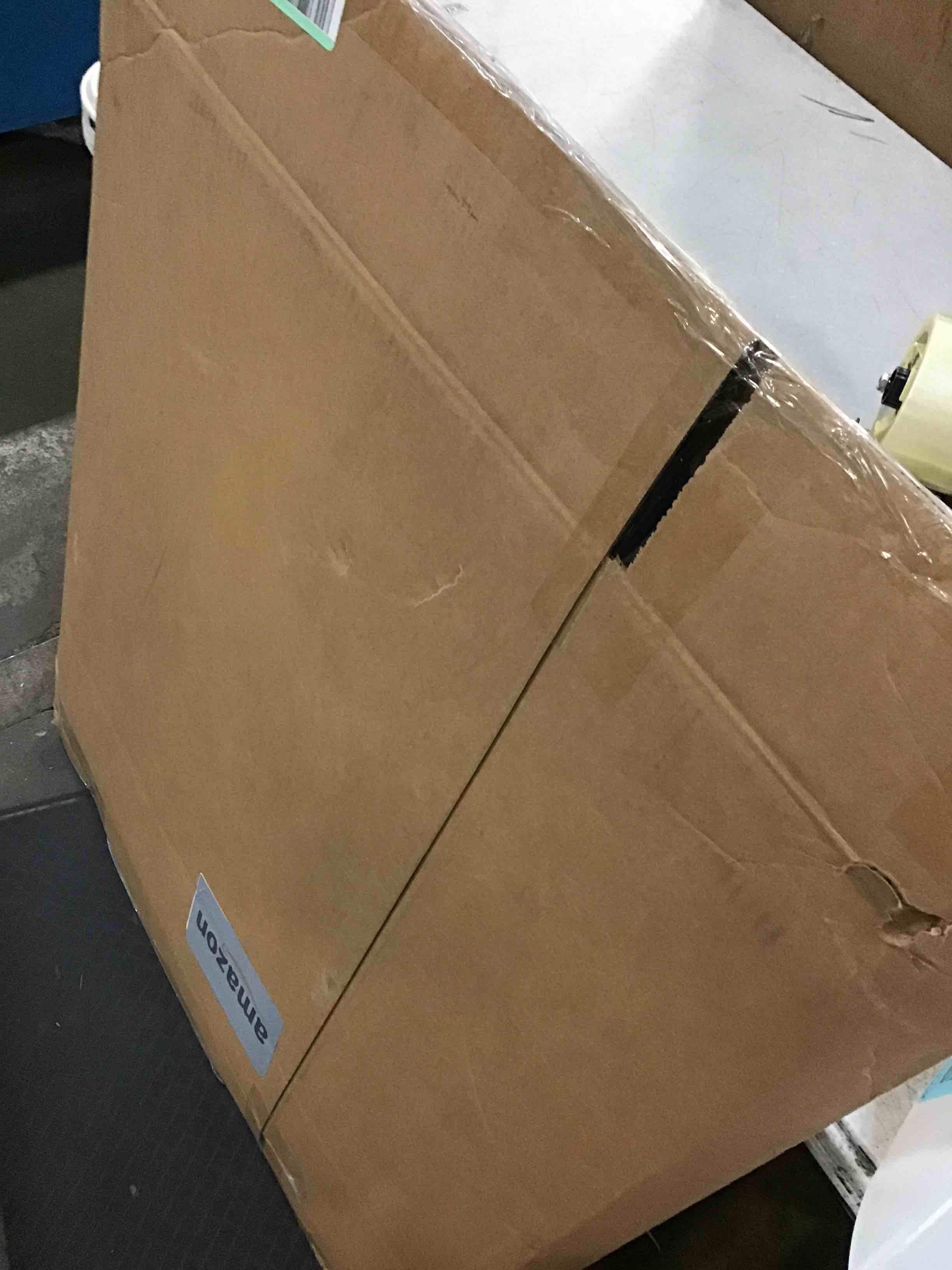 https://s3.amazonaws.com/lotting-images-prod/bidfta/BLU6299104_1712761015103.jpeg