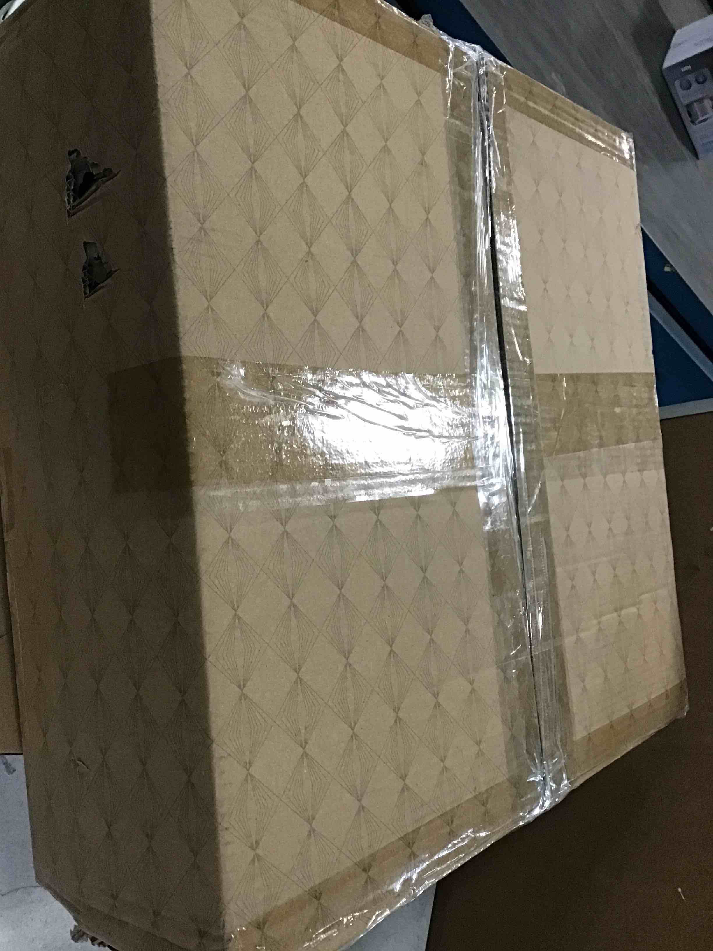 https://s3.amazonaws.com/lotting-images-prod/bidfta/BLU6299202_1712773682869.jpeg