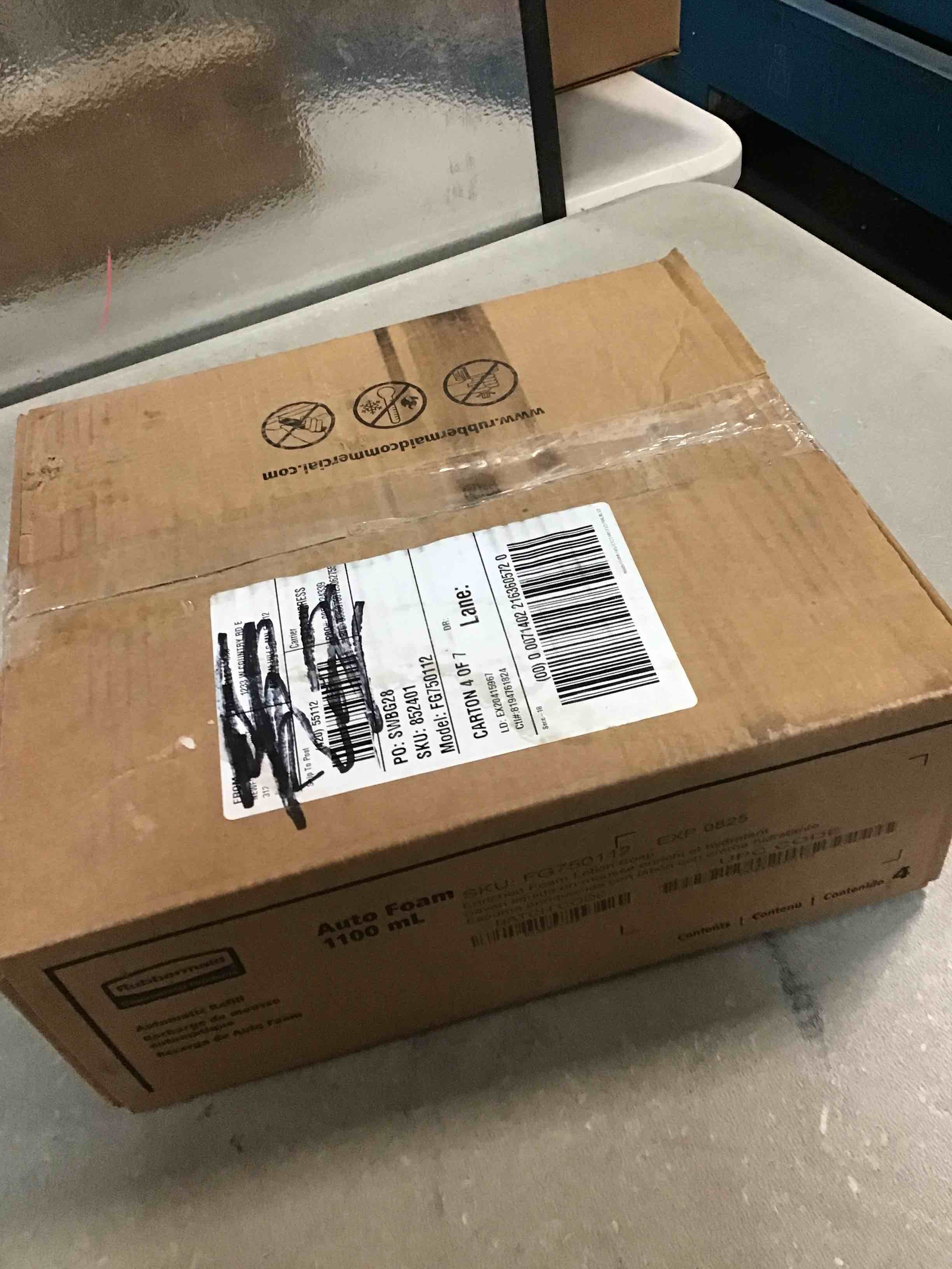 https://s3.amazonaws.com/lotting-images-prod/bidfta/BLU6299471_1712921366857.jpeg