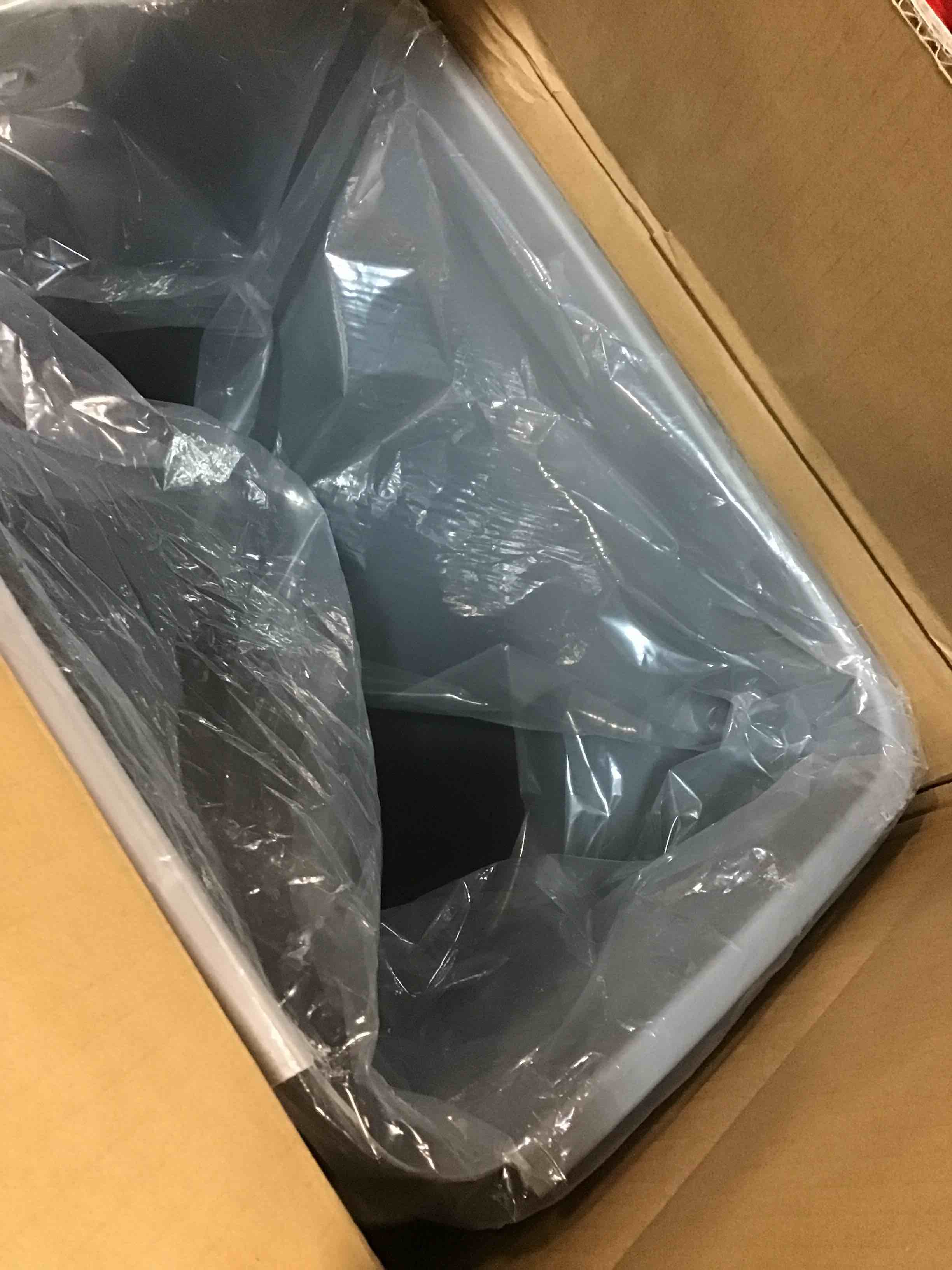 https://s3.amazonaws.com/lotting-images-prod/bidfta/BLU6299802_1713186141318.jpeg