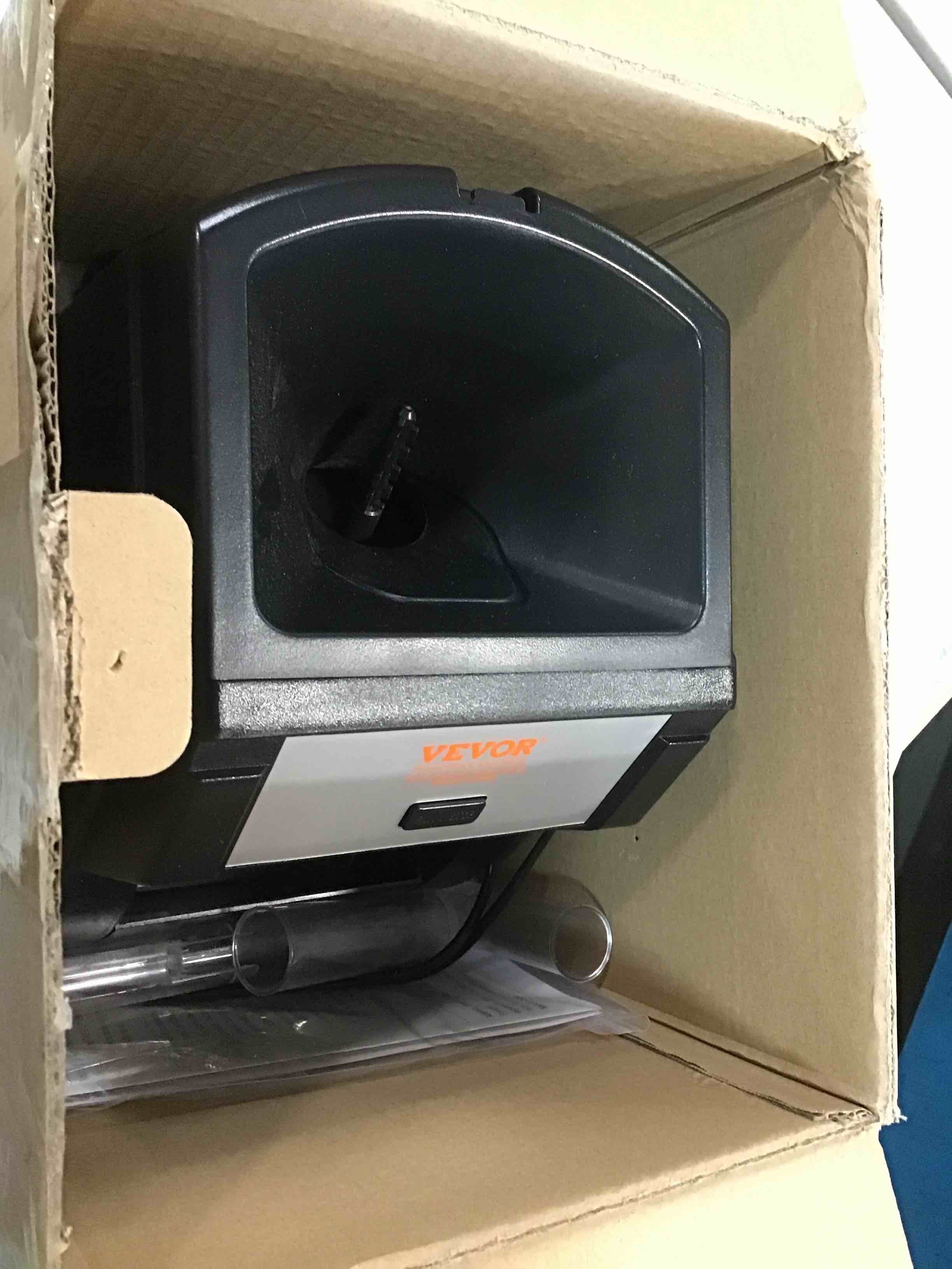 https://s3.amazonaws.com/lotting-images-prod/bidfta/BLU6299853_1713191599630.jpeg