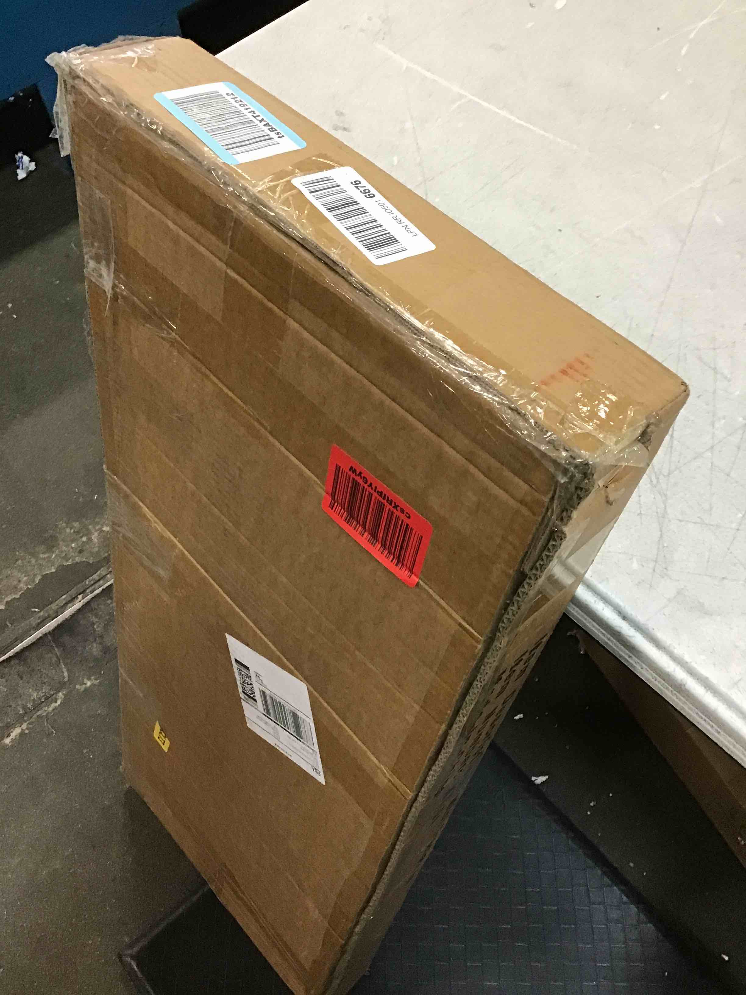https://s3.amazonaws.com/lotting-images-prod/bidfta/BLU6300172_1713274625048.jpeg