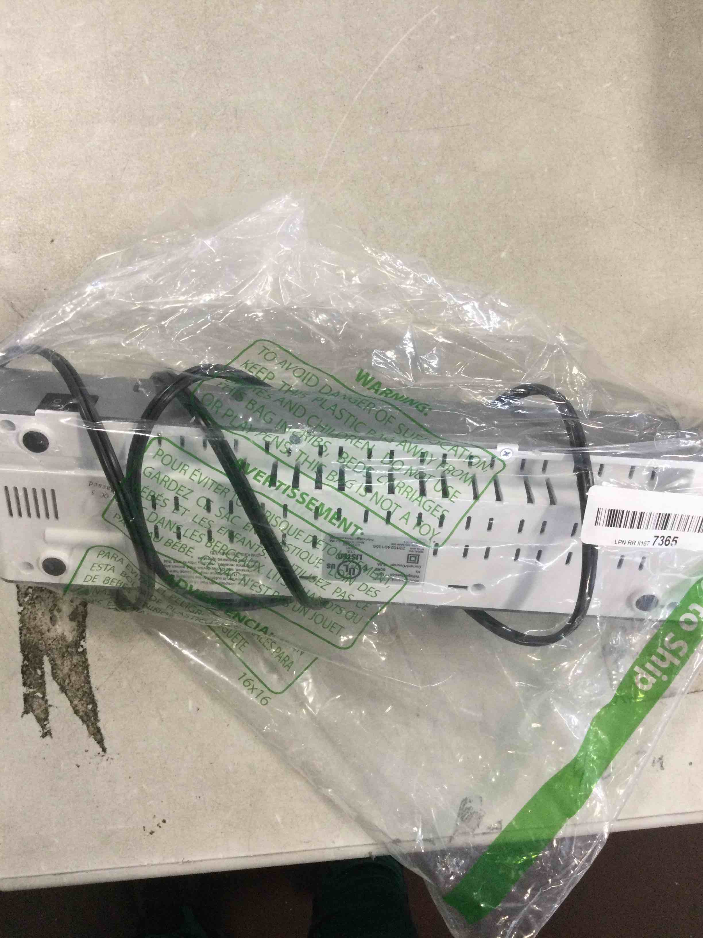 https://s3.amazonaws.com/lotting-images-prod/bidfta/BLU6301111_1712850190882.jpeg