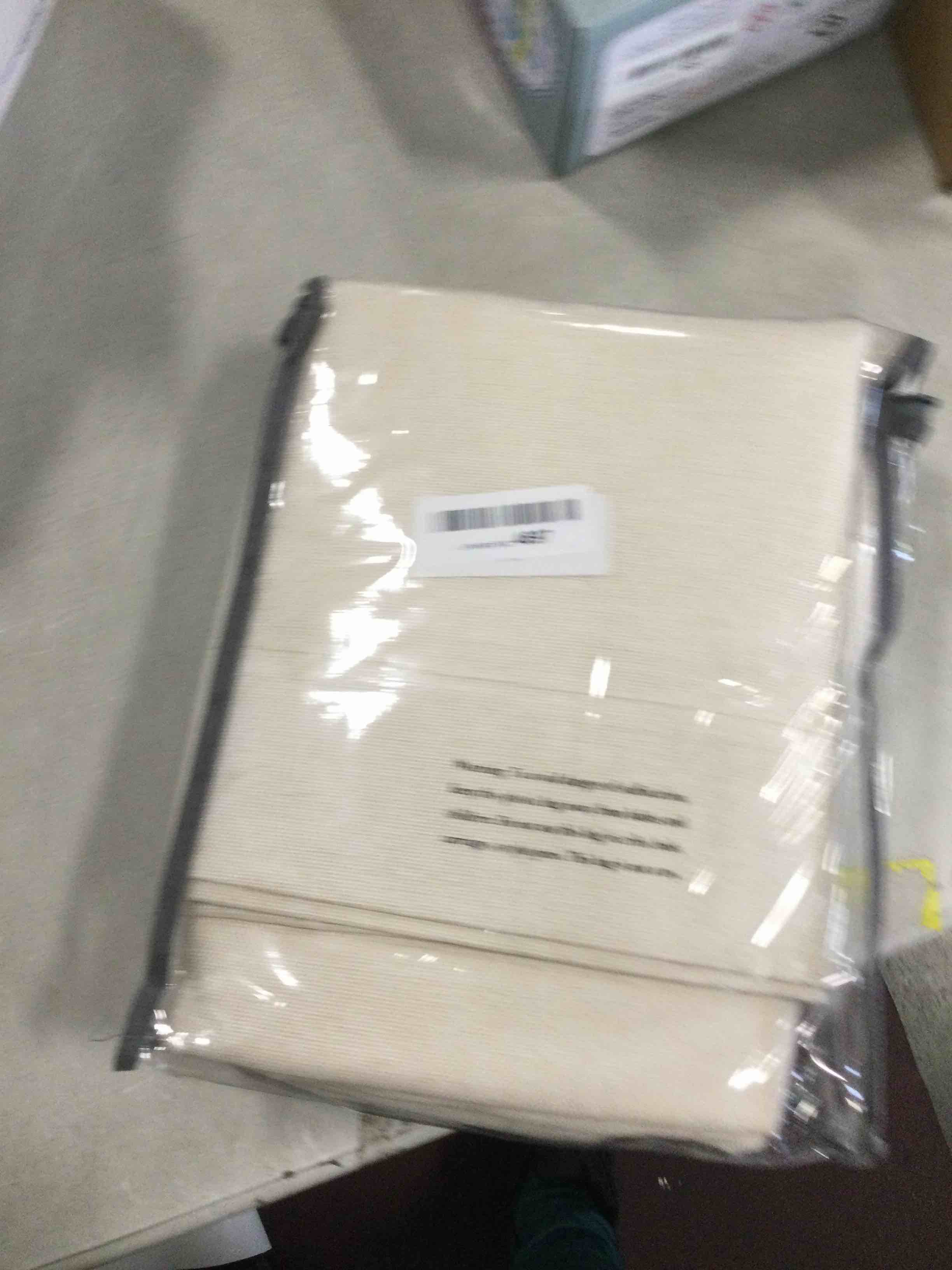 https://s3.amazonaws.com/lotting-images-prod/bidfta/BLU6301145_1712855045284.jpeg