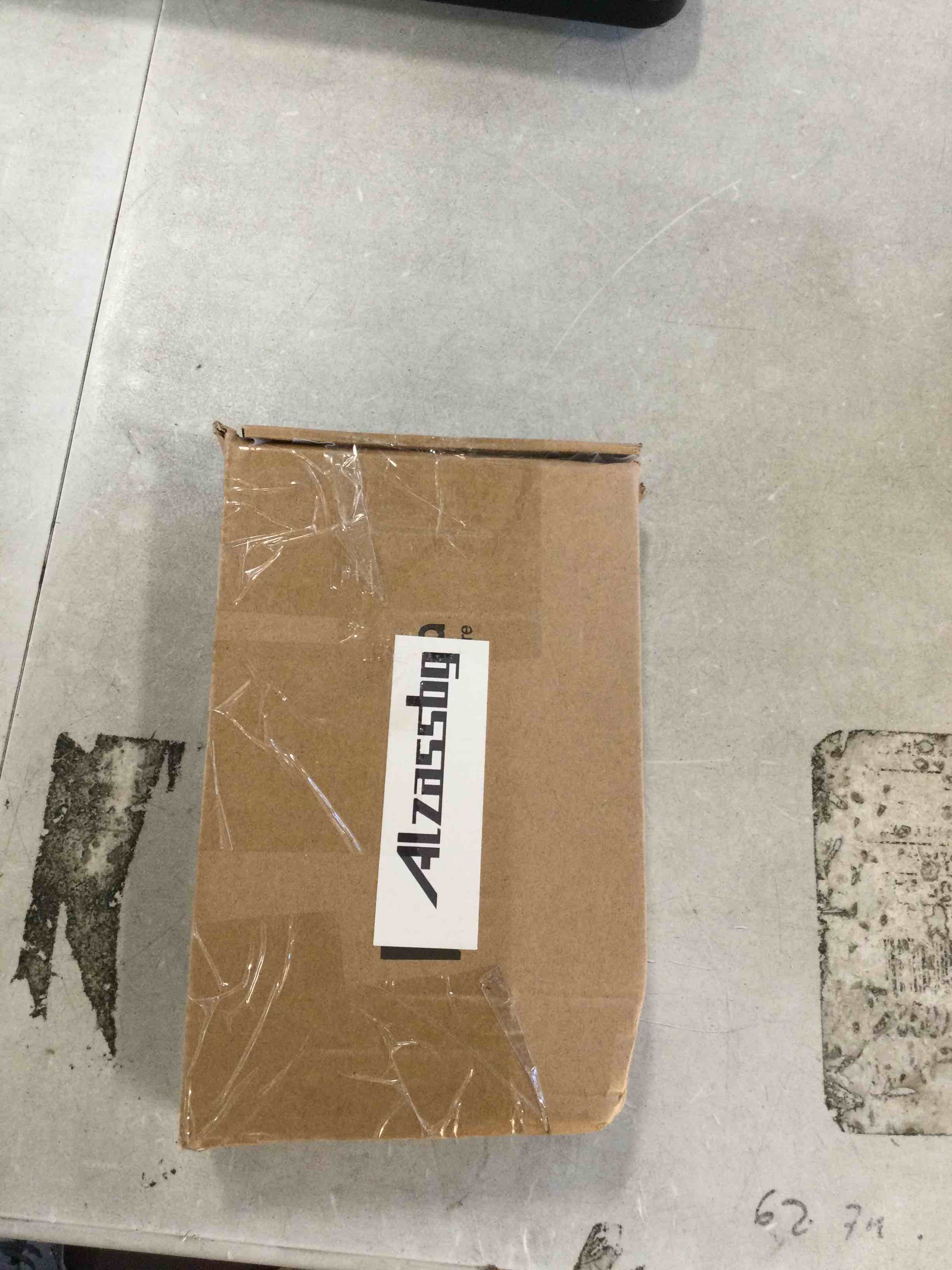 https://s3.amazonaws.com/lotting-images-prod/bidfta/BLU6301525_1713184472521.jpeg