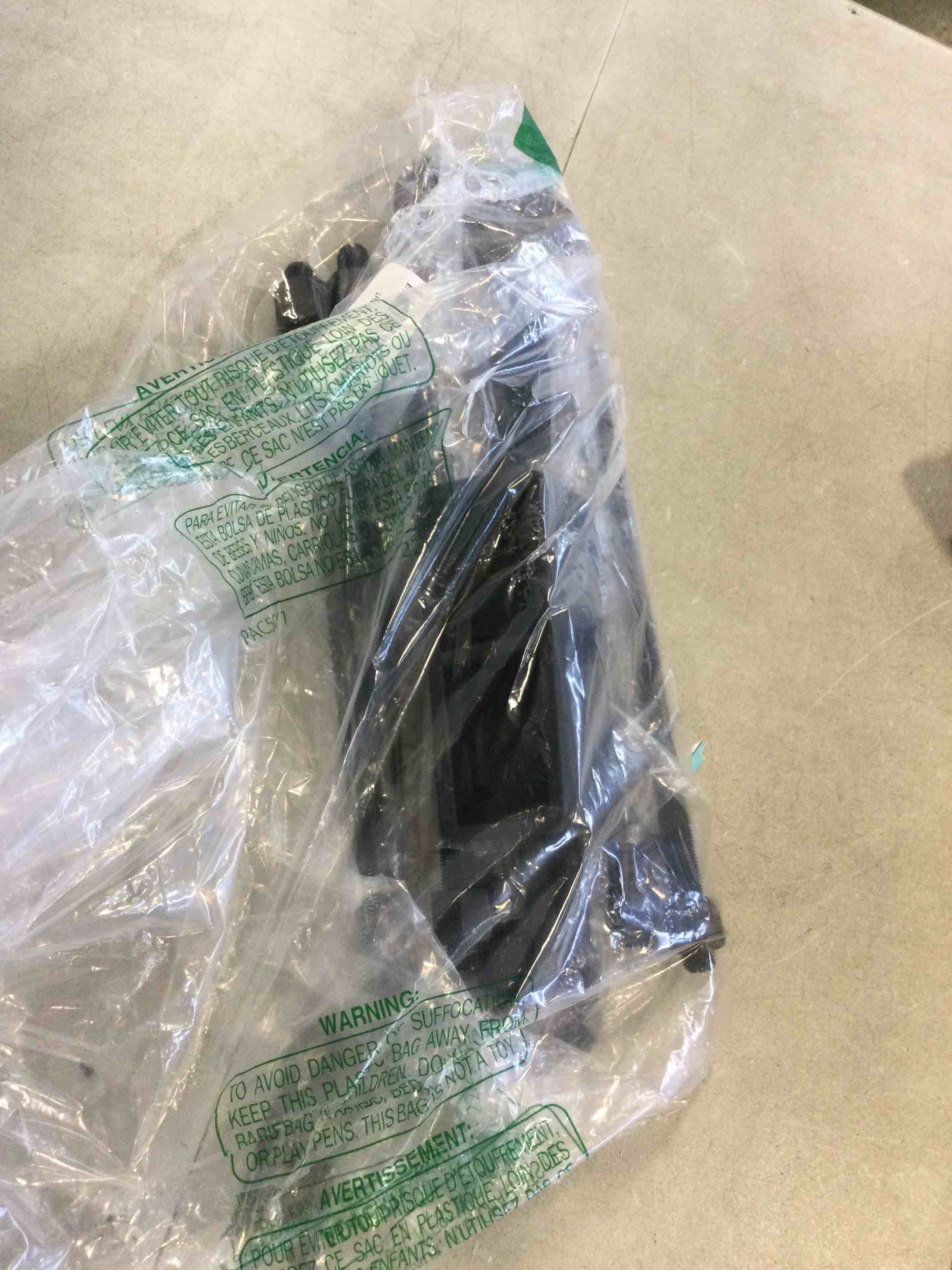 https://s3.amazonaws.com/lotting-images-prod/bidfta/BLU6301673_1713202729724.jpeg