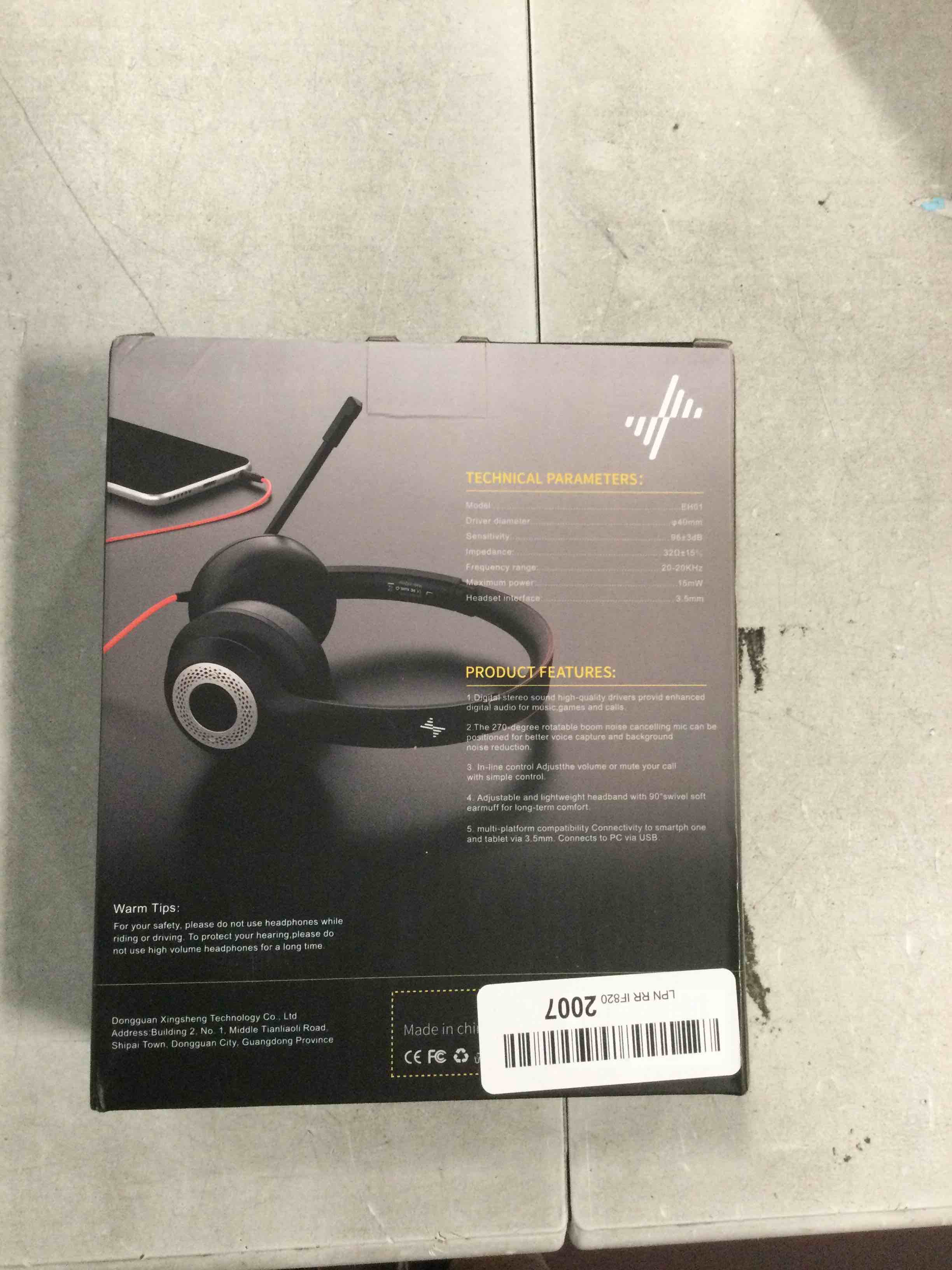 https://s3.amazonaws.com/lotting-images-prod/bidfta/BLU6301832_1713273407829.jpeg